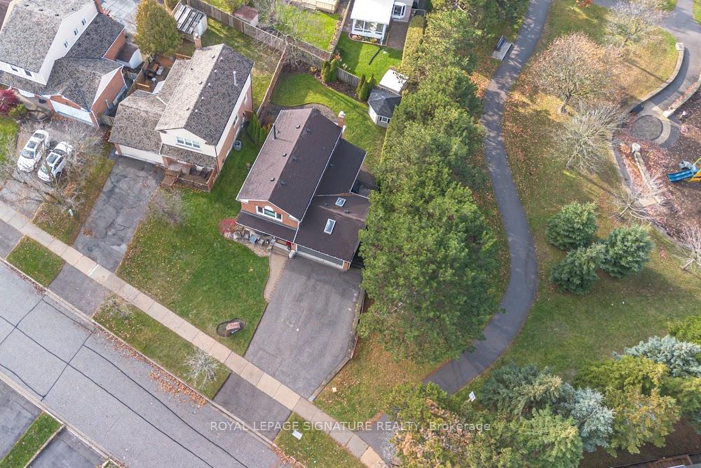 Photo 2 of 40 Janedale Crescent, Whitby, Blue Grass Meadows — HOMEH