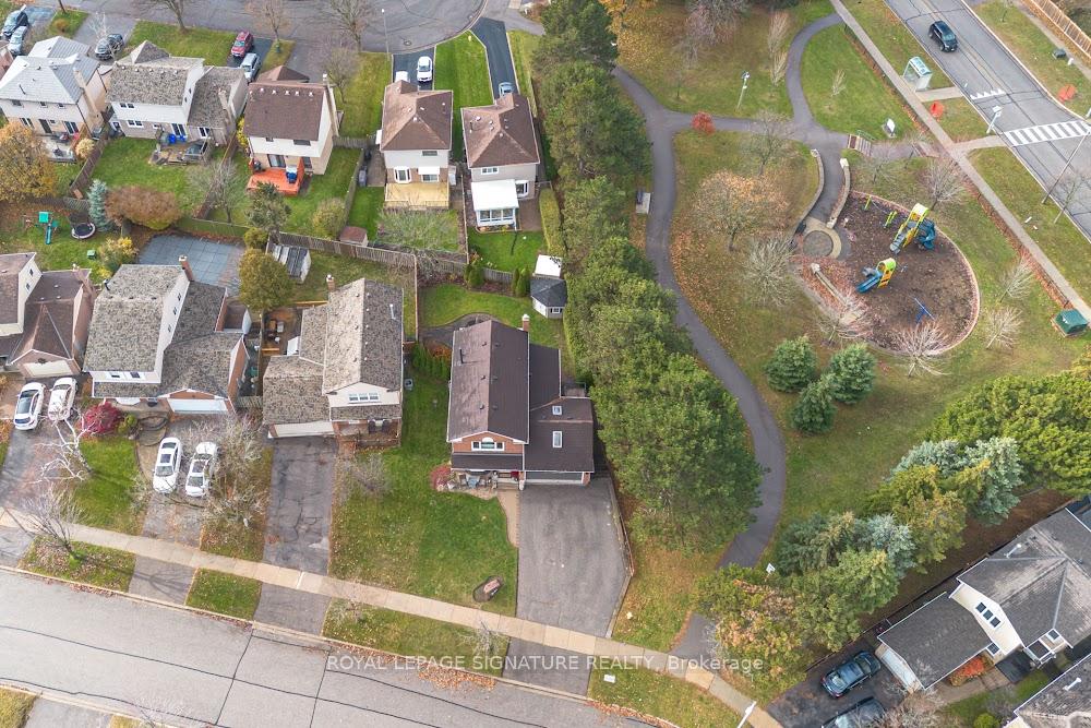 Photo 3 of 40 Janedale Crescent, Whitby, Blue Grass Meadows — HOMEH