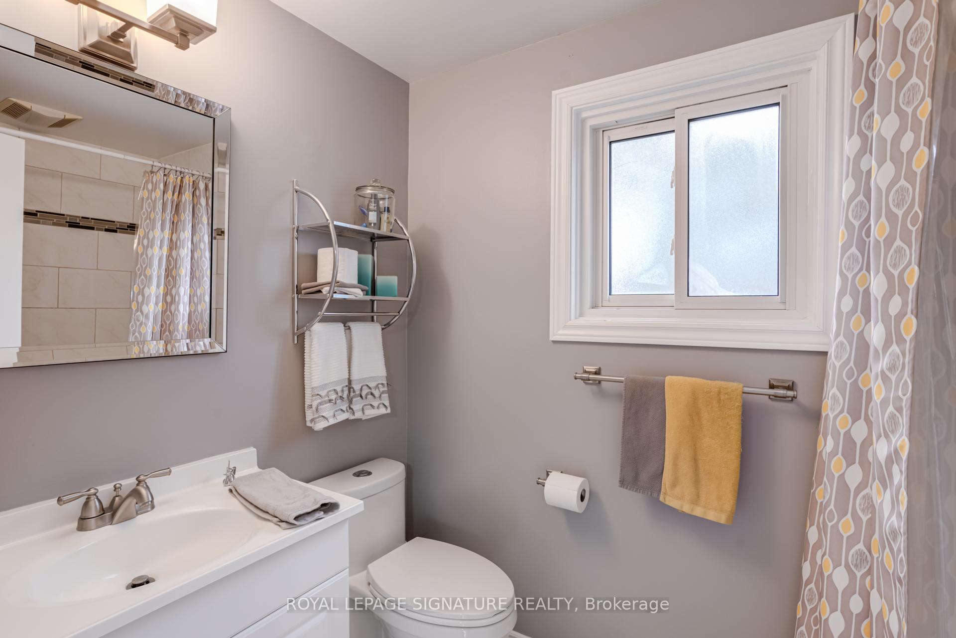 Photo 33 of 40 Janedale Crescent, Whitby, Blue Grass Meadows — HOMEH