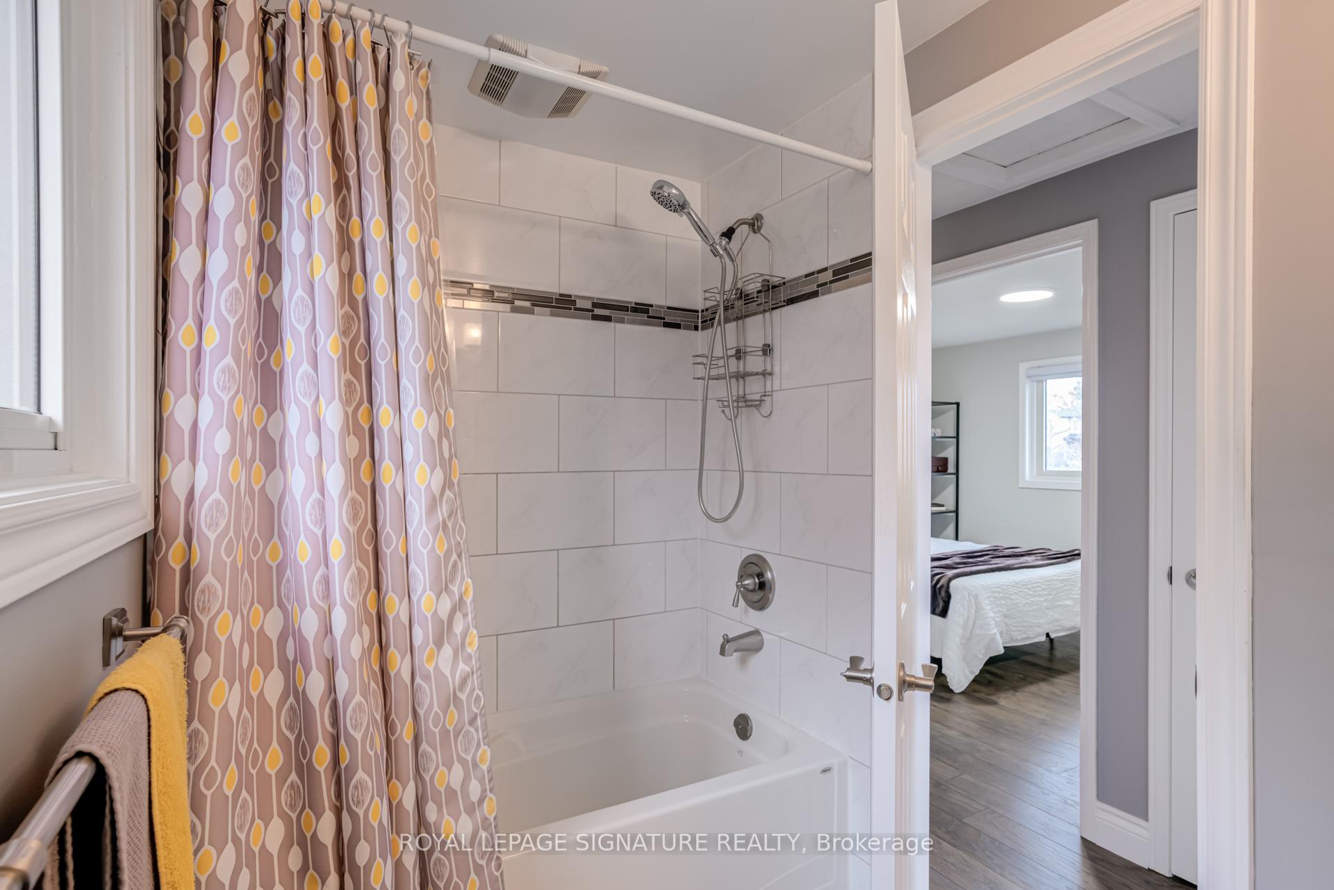 Photo 34 of 40 Janedale Crescent, Whitby, Blue Grass Meadows — HOMEH