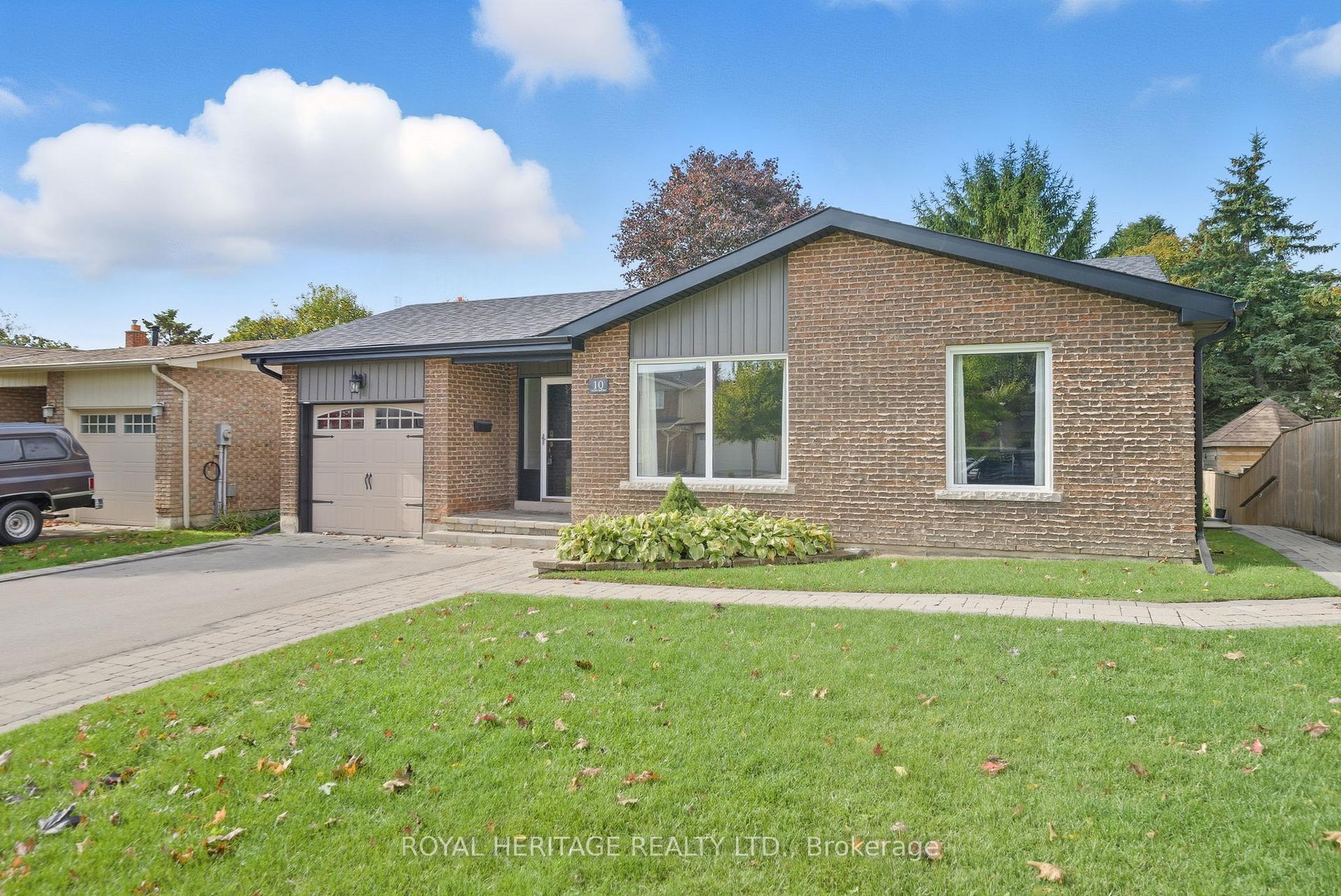 Photo 2 of 10 Carter Crescent, Whitby, Lynde Creek — HOMEH