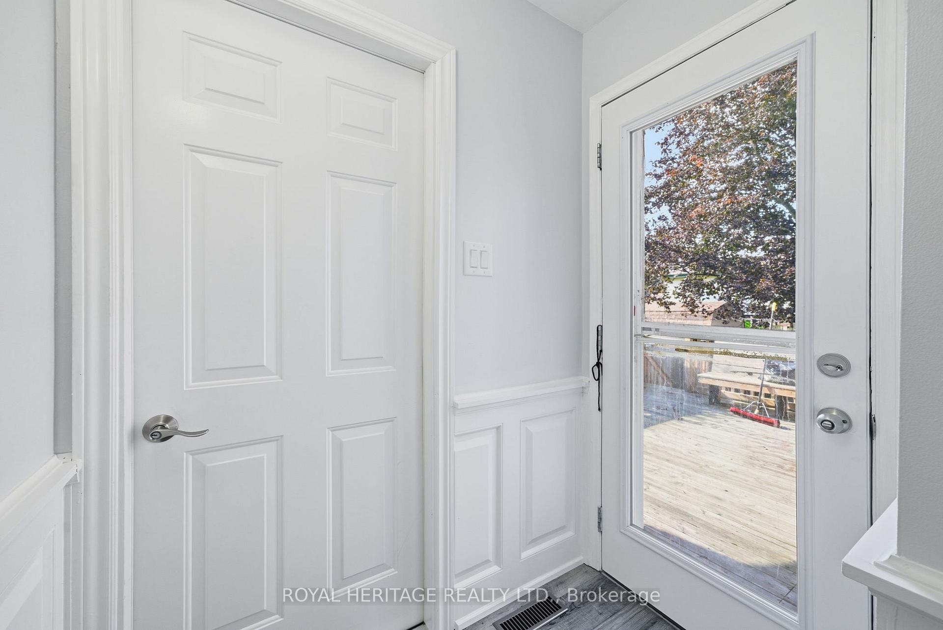 Photo 7 of 10 Carter Crescent, Whitby, Lynde Creek — HOMEH
