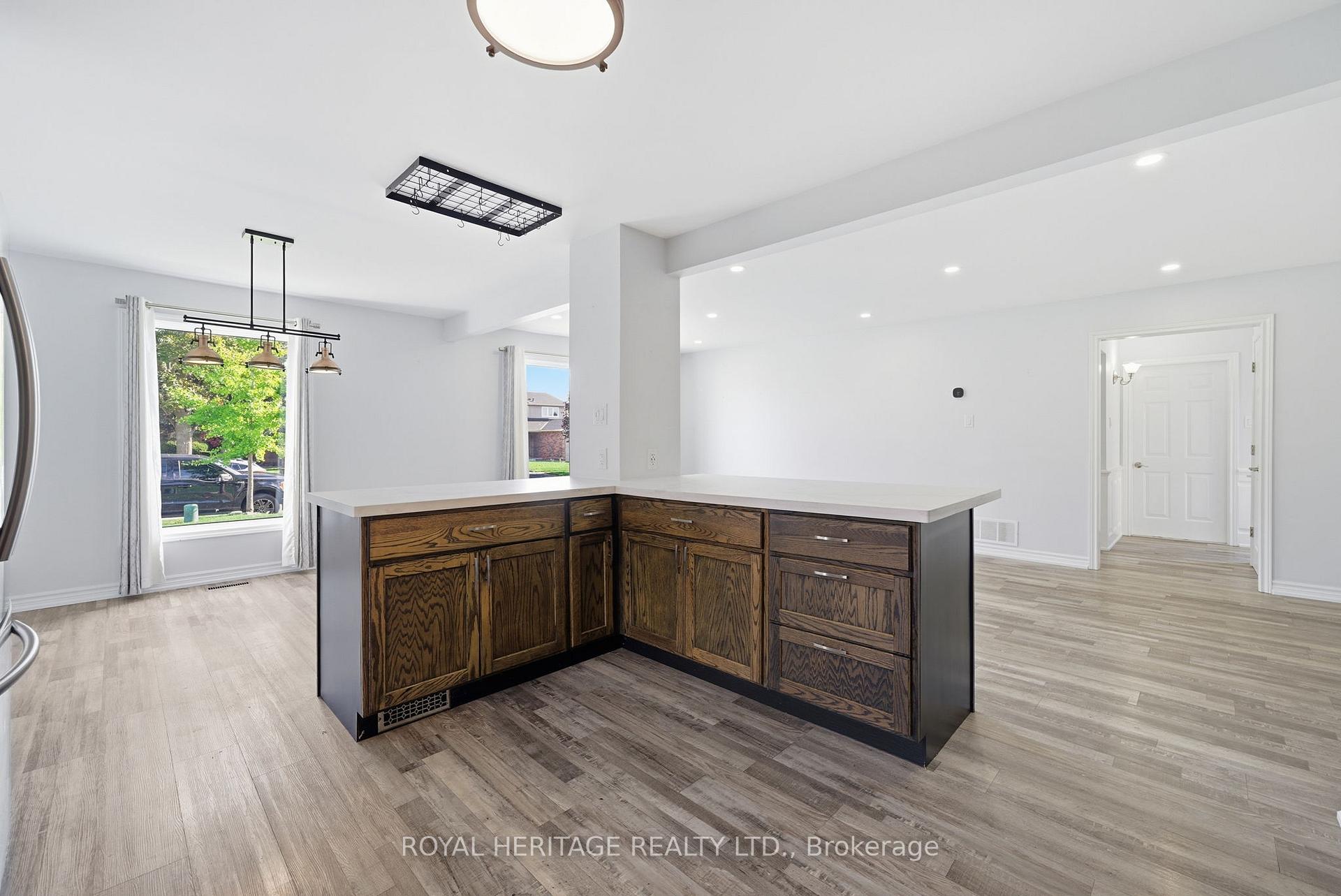 Photo 17 of 10 Carter Crescent, Whitby, Lynde Creek — HOMEH