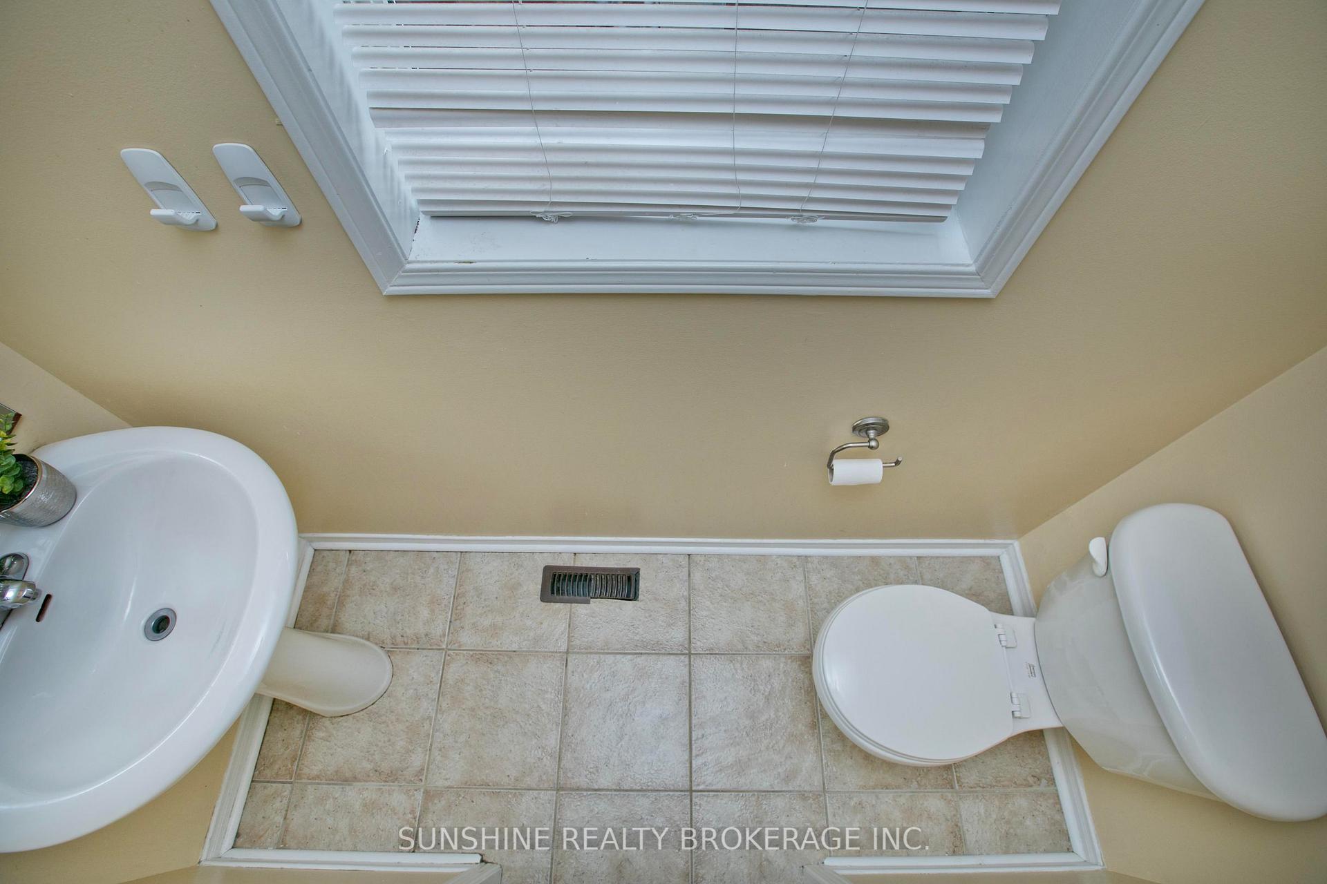 Photo 12 of 3 Camino Drive, Vaughan, Vellore Village — HOMEH