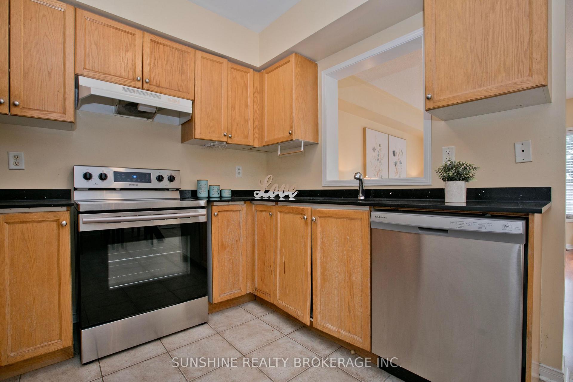 Photo 14 of 3 Camino Drive, Vaughan, Vellore Village — HOMEH