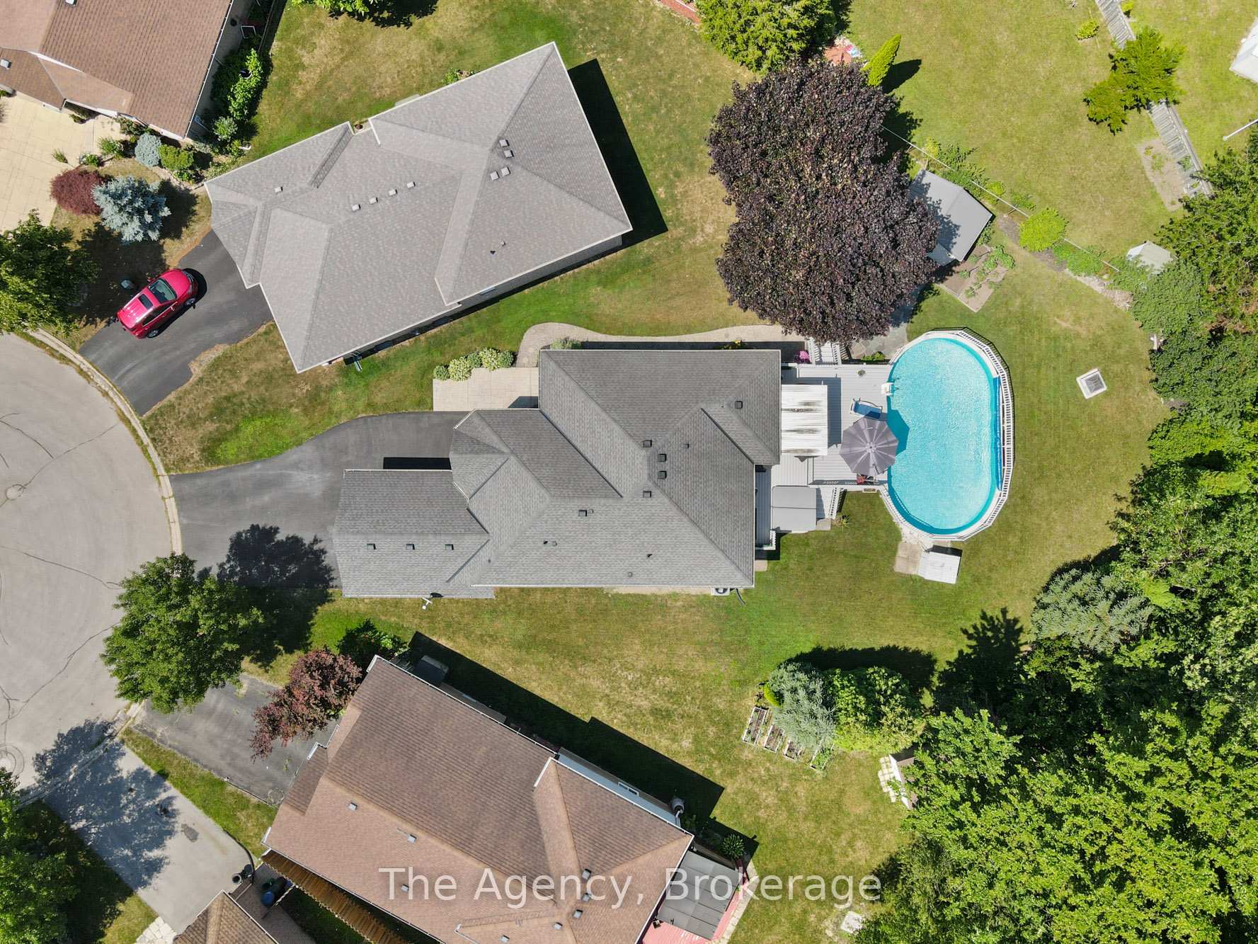 Photo 3 of 70 Jefferson Court E, Welland, N. Welland — HOMEH