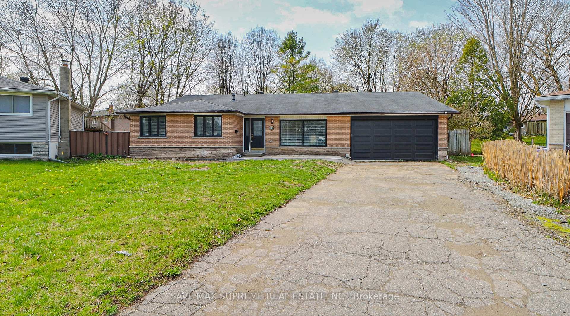Photo 1 of 10 Curtiss Court, Barrie, Rural Barrie Southwest — HOMEH