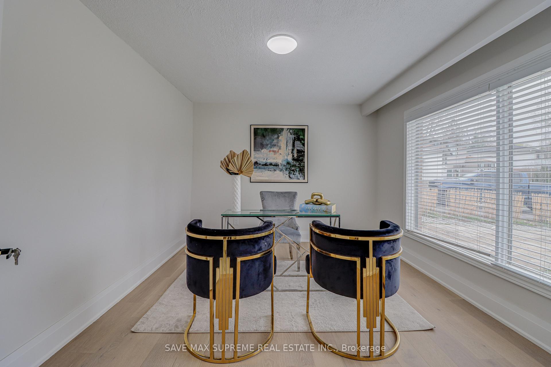 Photo 4 of 10 Curtiss Court, Barrie, Rural Barrie Southwest — HOMEH
