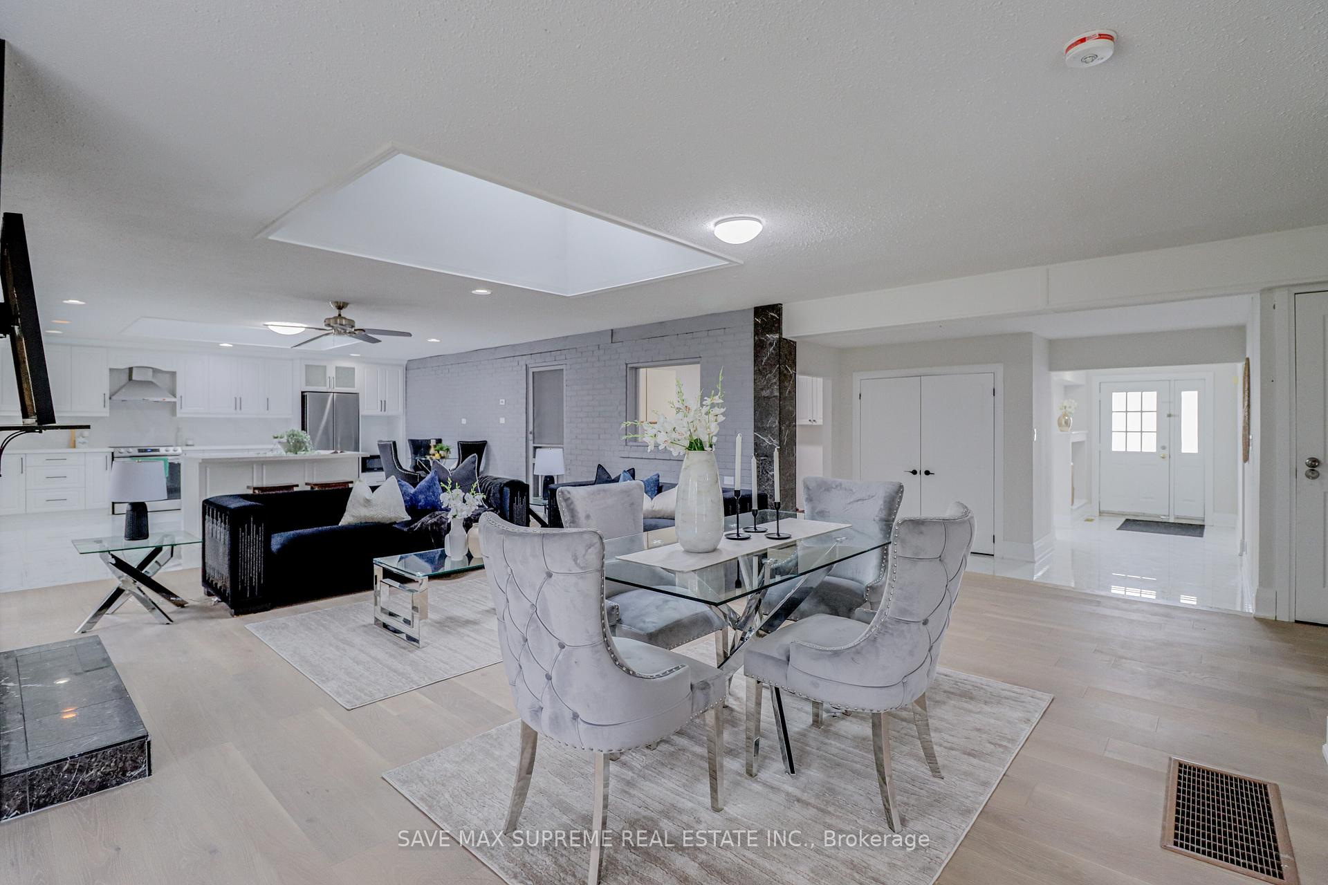 Photo 8 of 10 Curtiss Court, Barrie, Rural Barrie Southwest — HOMEH