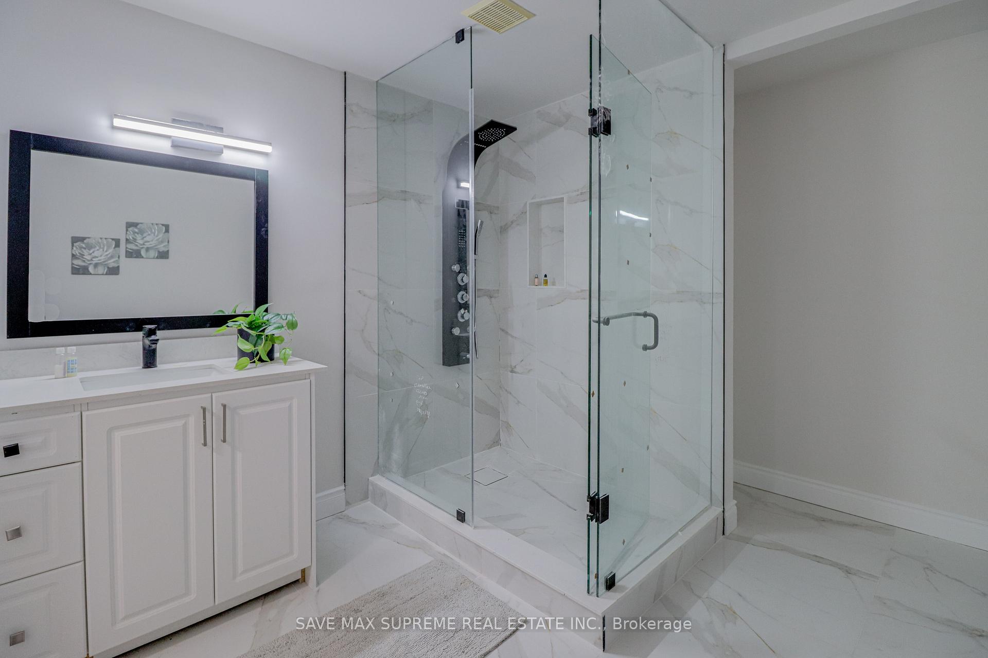 Photo 19 of 10 Curtiss Court, Barrie, Rural Barrie Southwest — HOMEH