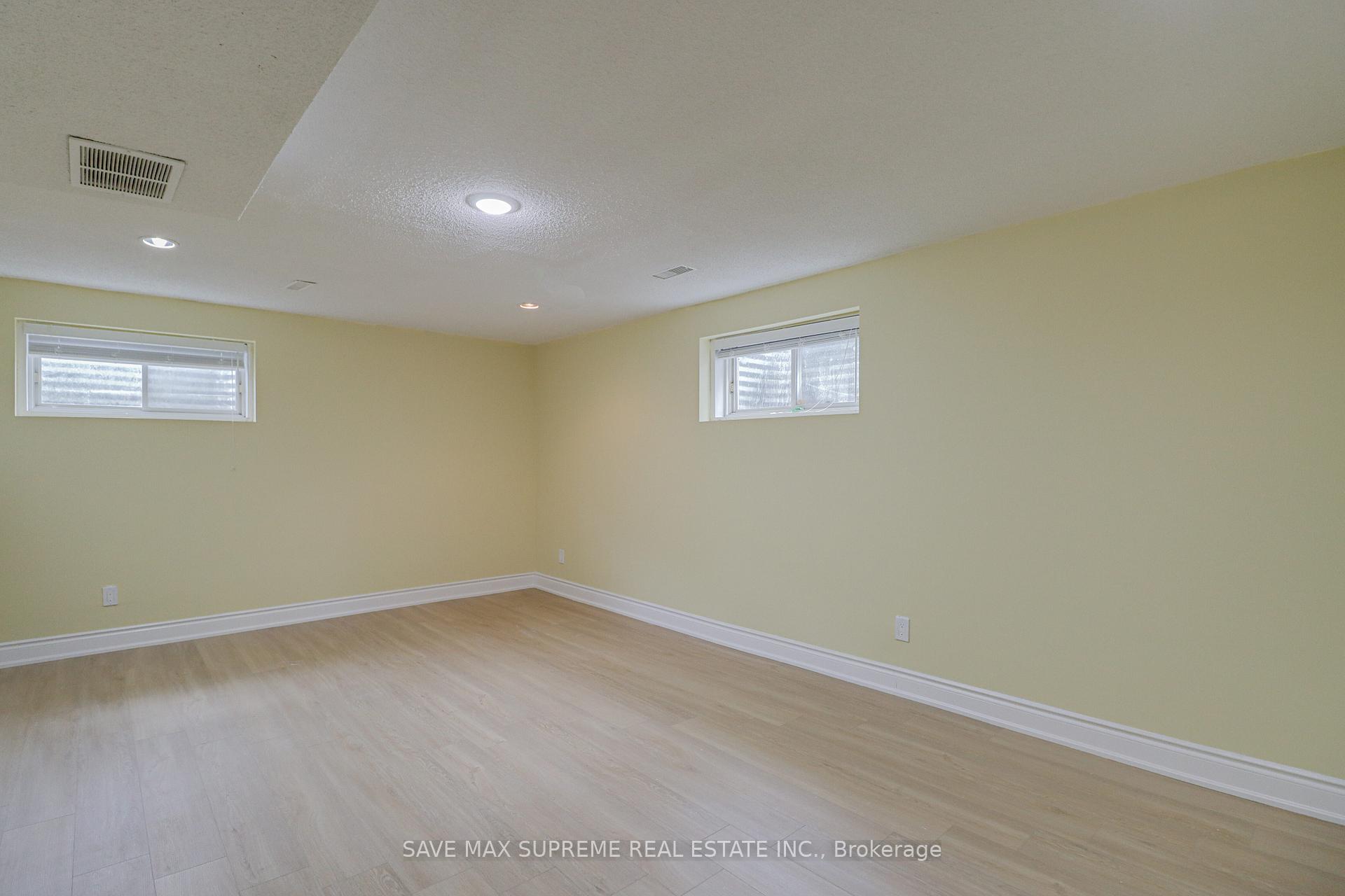 Photo 34 of 10 Curtiss Court, Barrie, Rural Barrie Southwest — HOMEH