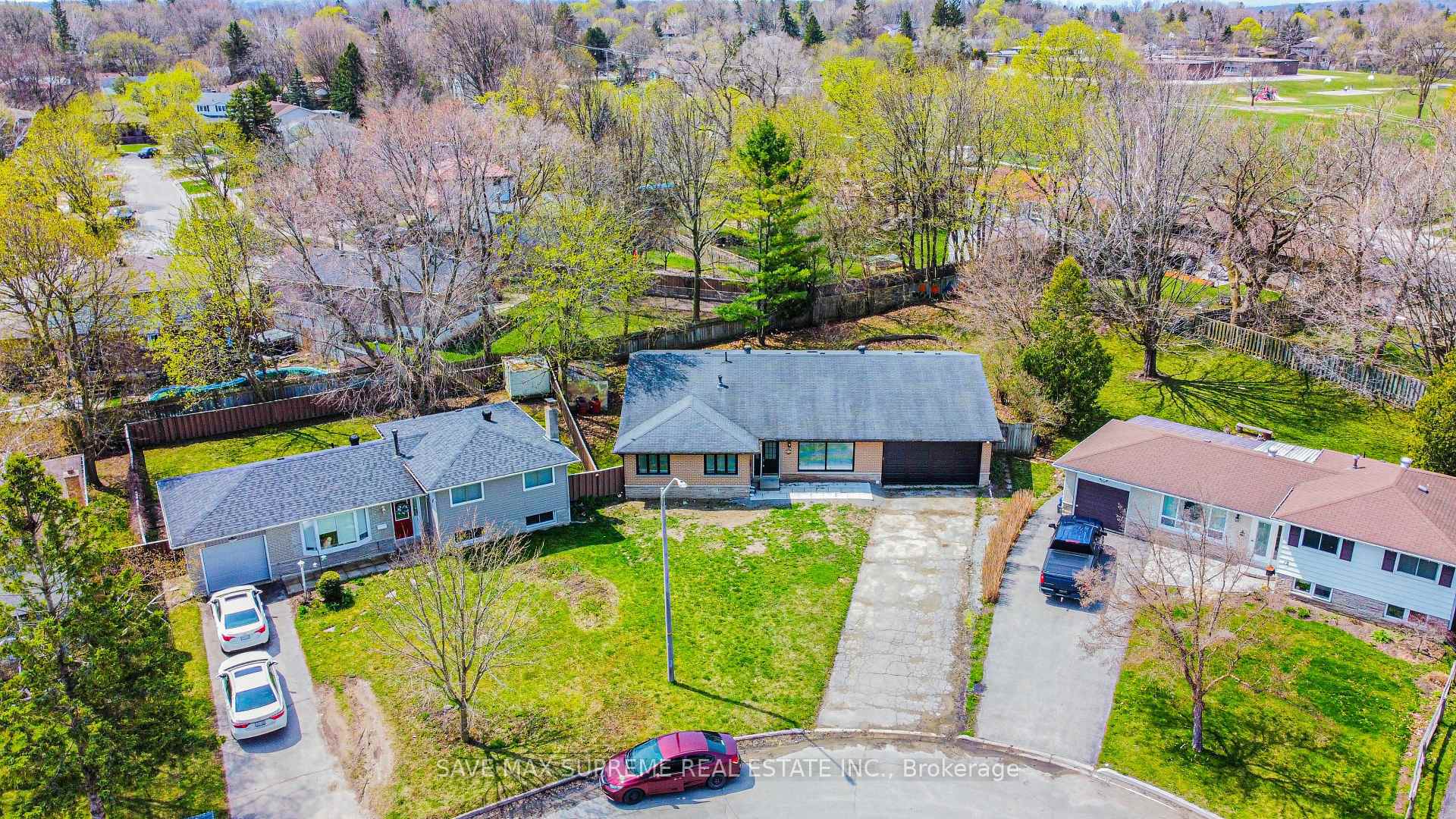 Photo 39 of 10 Curtiss Court, Barrie, Rural Barrie Southwest — HOMEH