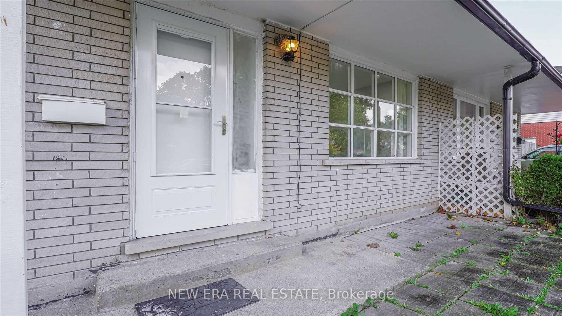 Photo 3 of 163 Cedarbrae Avenue, Waterloo — HOMEH