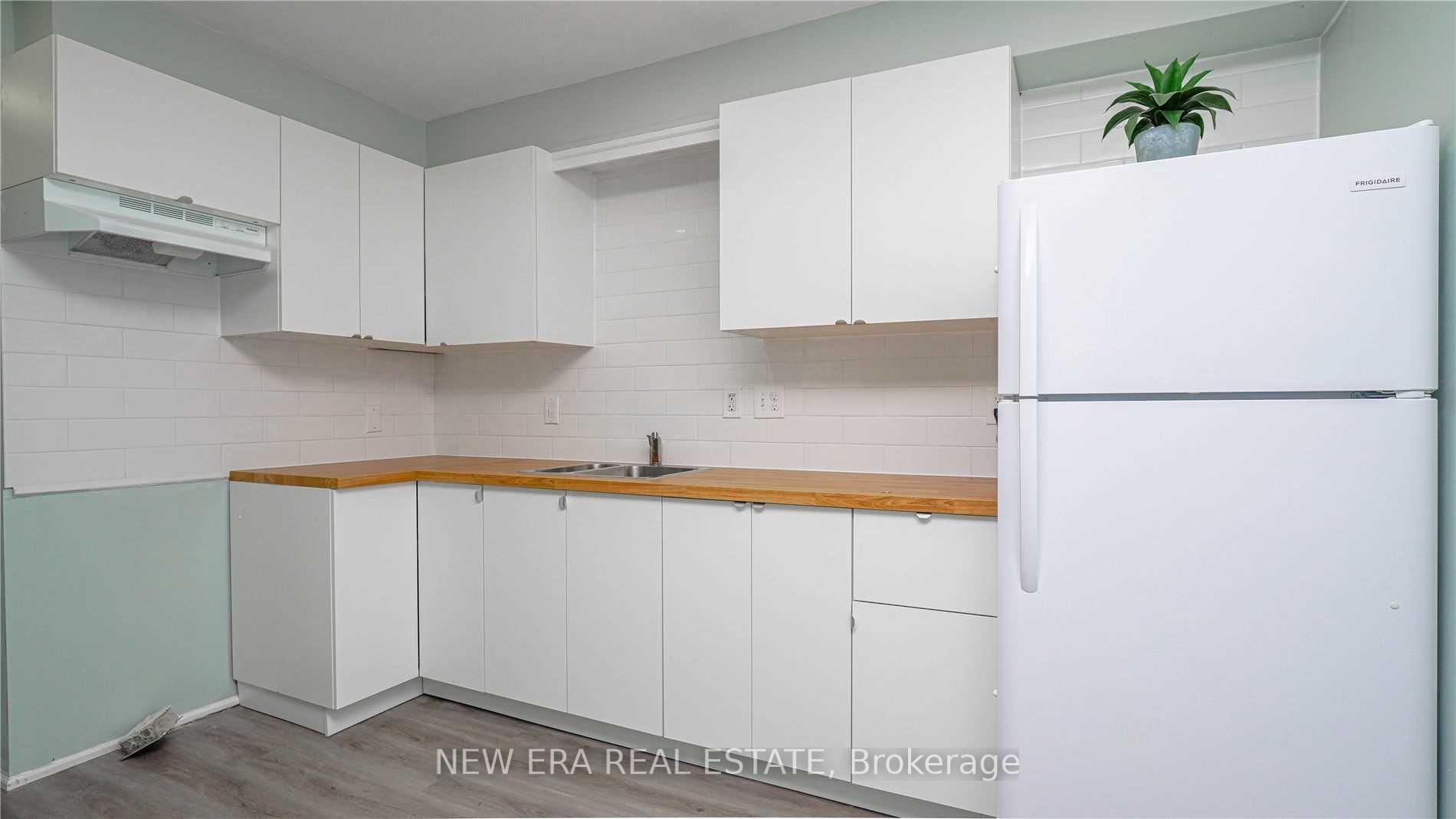Photo 12 of 163 Cedarbrae Avenue, Waterloo — HOMEH