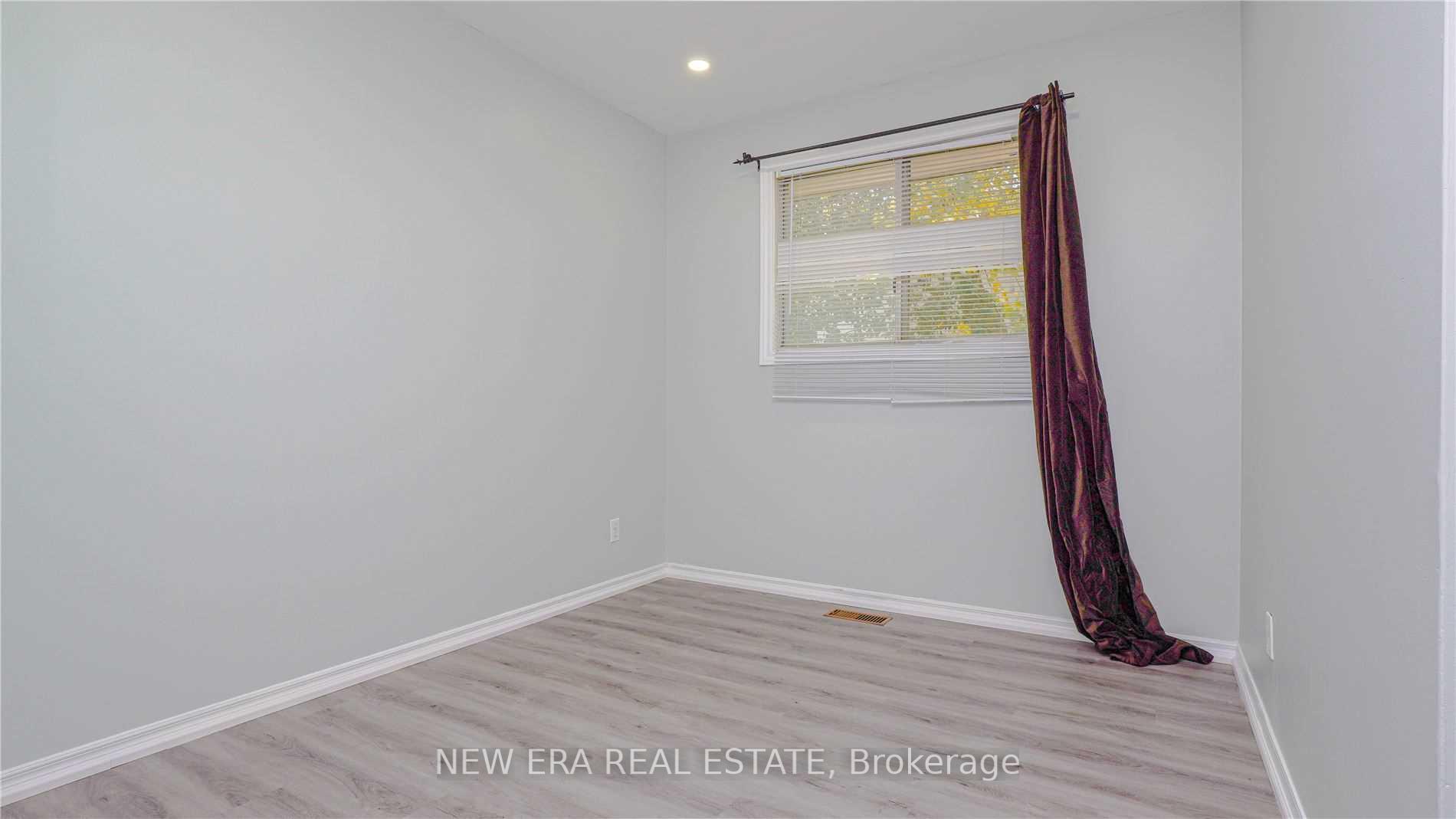 Photo 17 of 163 Cedarbrae Avenue, Waterloo — HOMEH