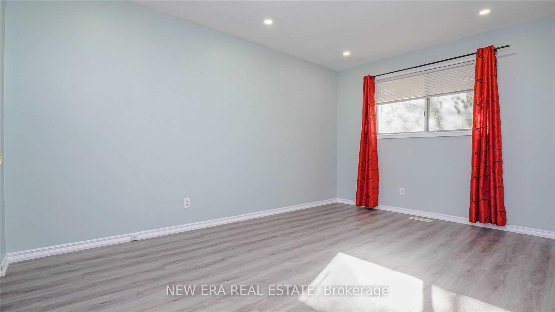 Photo 21 of 163 Cedarbrae Avenue, Waterloo — HOMEH