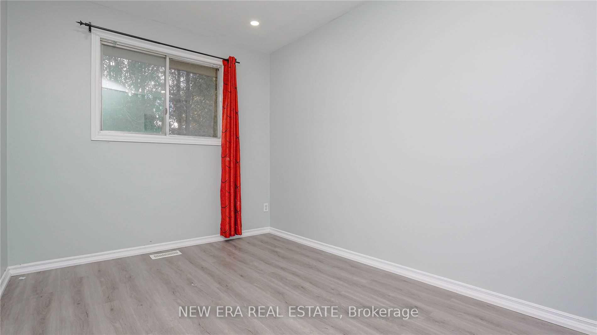 Photo 23 of 163 Cedarbrae Avenue, Waterloo — HOMEH
