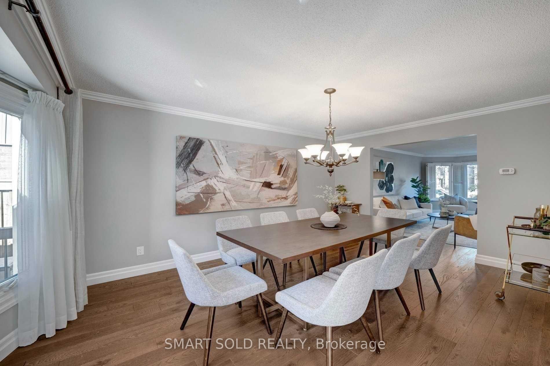 Photo 6 of 164 Delayne Drive, Aurora, Aurora Heights — HOMEH