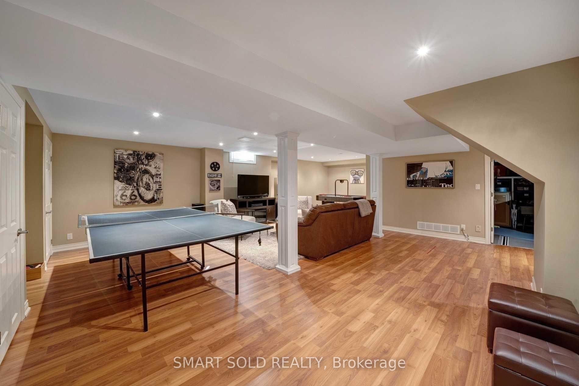 Photo 22 of 164 Delayne Drive, Aurora, Aurora Heights — HOMEH