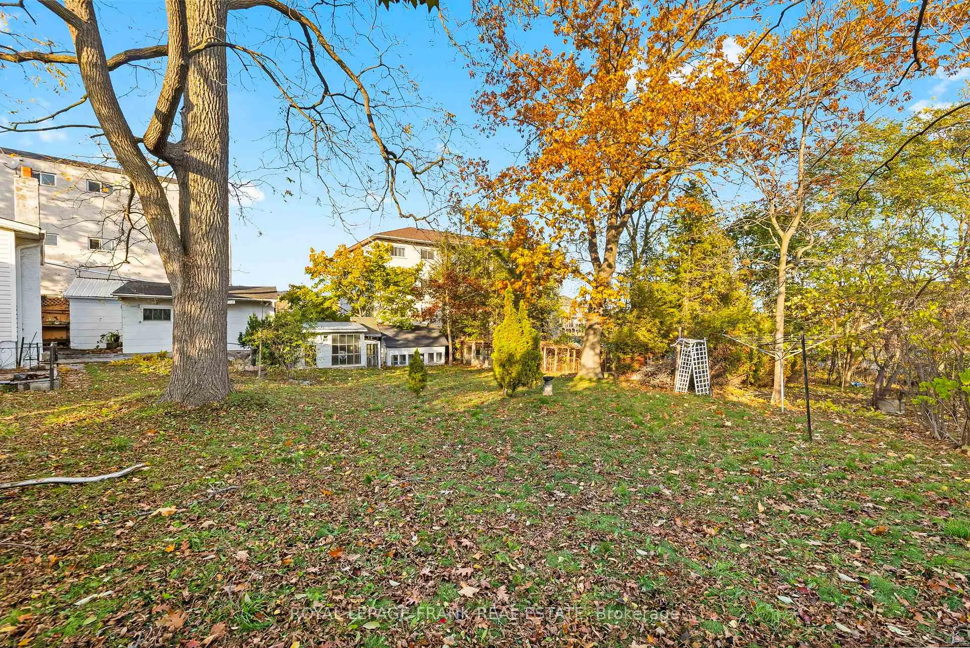 Photo 8 of 1627 Dufferin Street, Whitby, Port Whitby — HOMEH