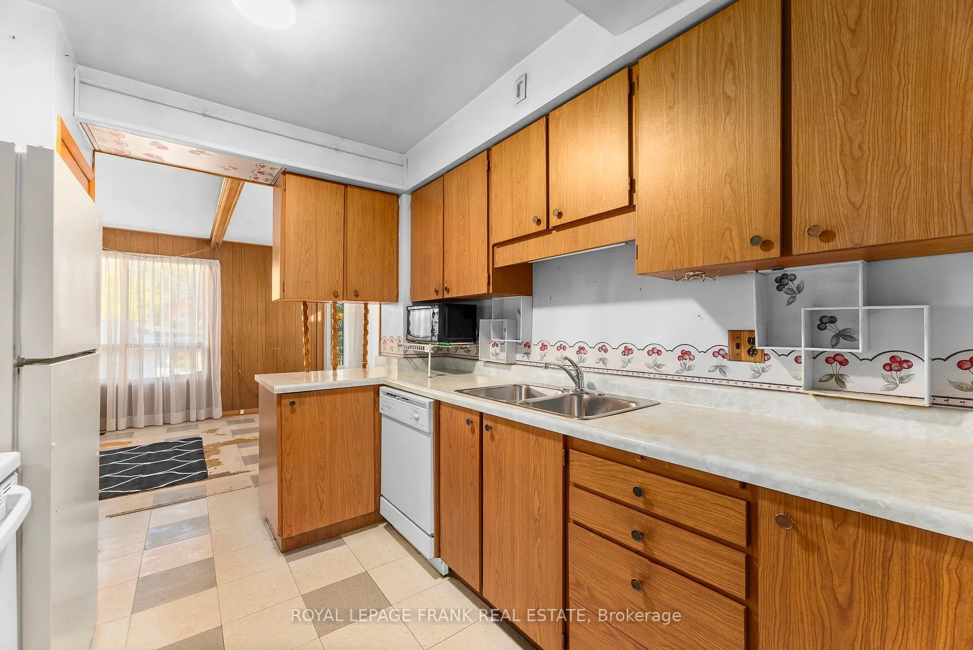 Photo 25 of 1627 Dufferin Street, Whitby, Port Whitby — HOMEH