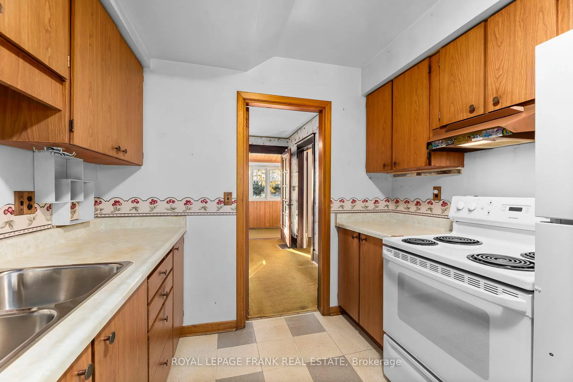 Photo 28 of 1627 Dufferin Street, Whitby, Port Whitby — HOMEH