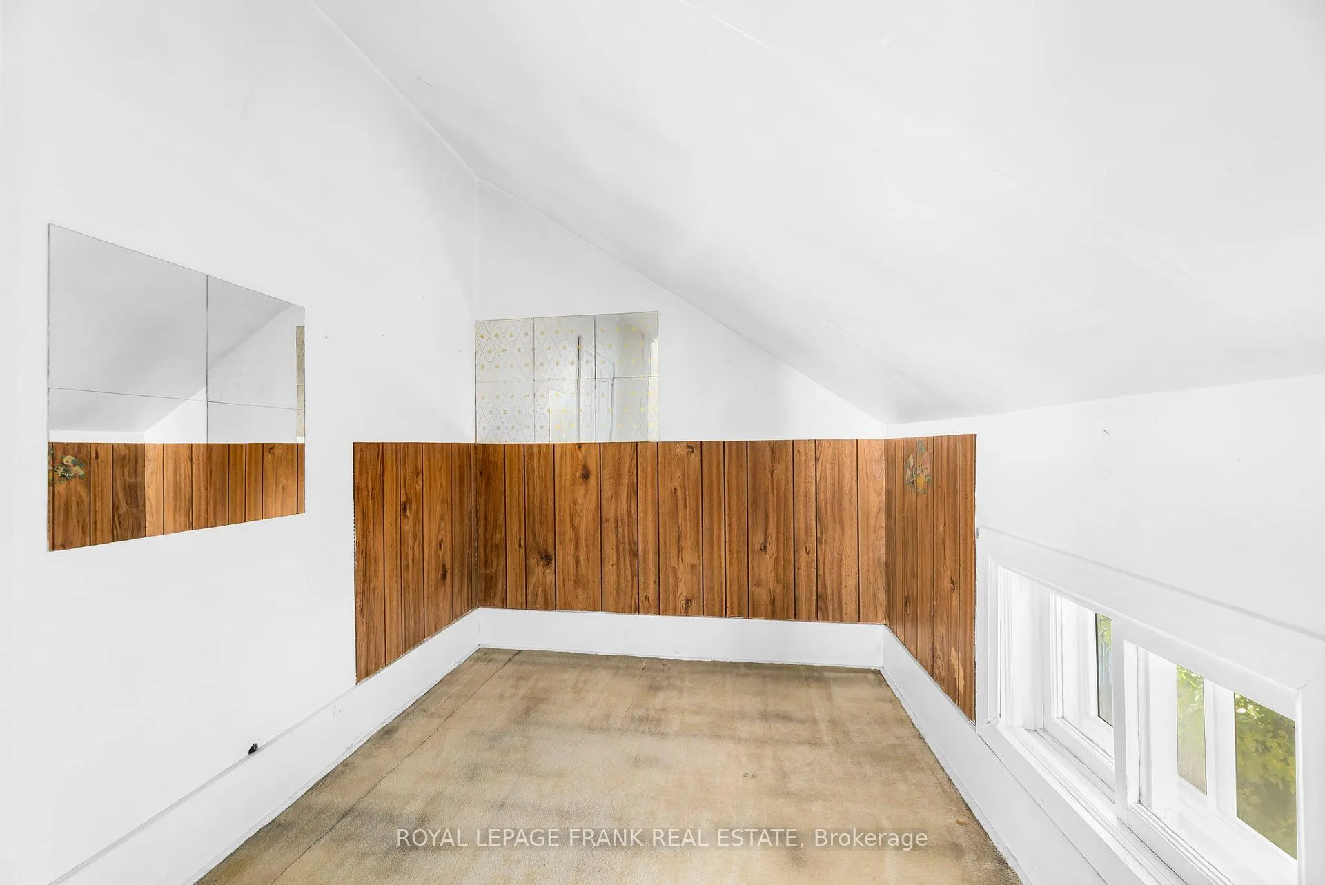 Photo 36 of 1627 Dufferin Street, Whitby, Port Whitby — HOMEH