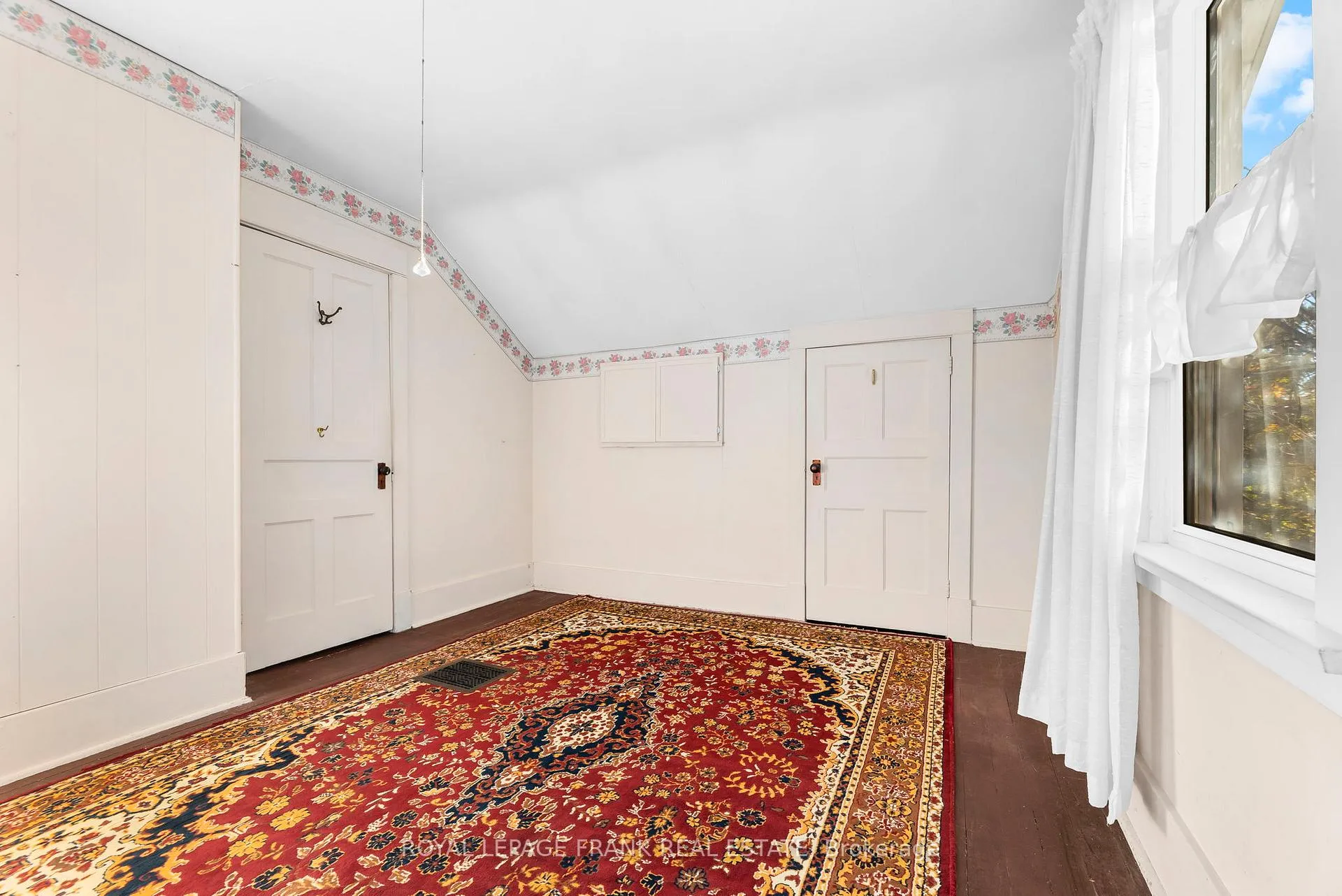 Photo 38 of 1627 Dufferin Street, Whitby, Port Whitby — HOMEH