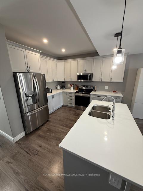 Photo 5 of 21 Primrose Crescent, Belleville, Thurlow Ward — HOMEH