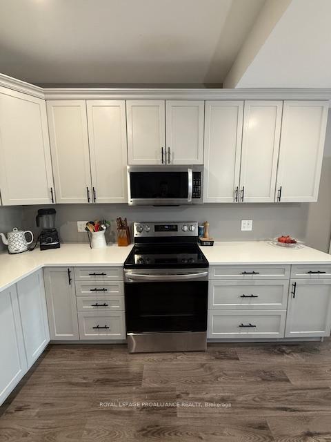 Photo 7 of 21 Primrose Crescent, Belleville, Thurlow Ward — HOMEH