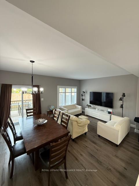 Photo 11 of 21 Primrose Crescent, Belleville, Thurlow Ward — HOMEH