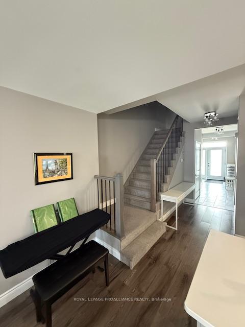Photo 15 of 21 Primrose Crescent, Belleville, Thurlow Ward — HOMEH