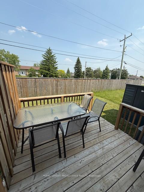 Photo 17 of 21 Primrose Crescent, Belleville, Thurlow Ward — HOMEH