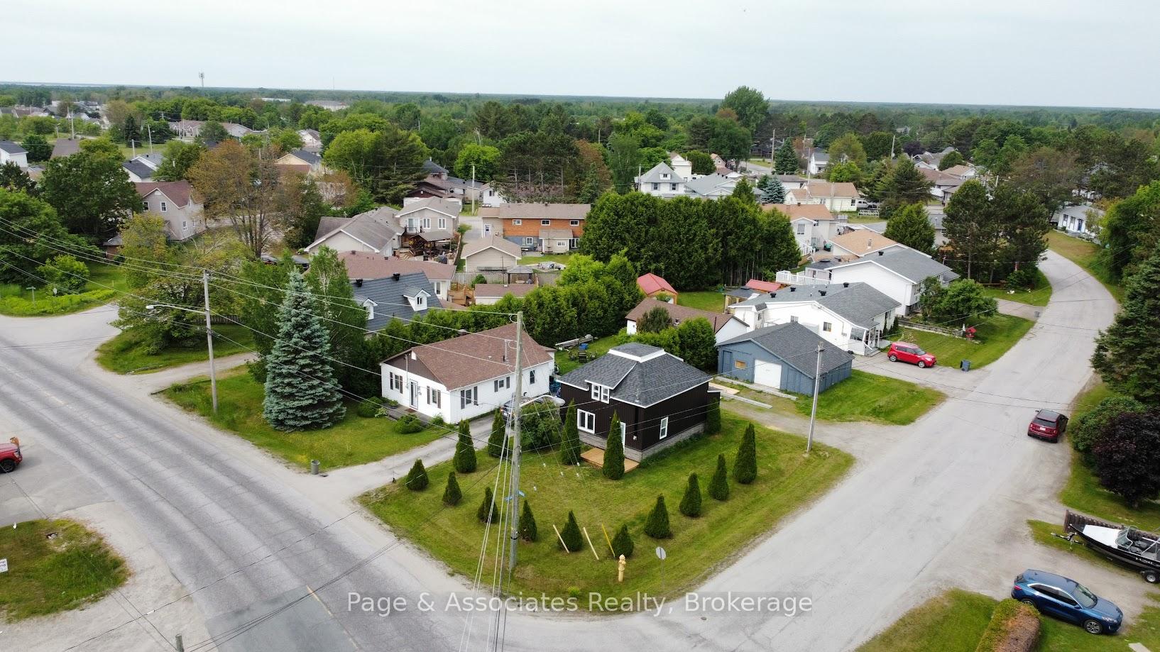 Photo 4 of 203 Toronto Street, West Nipissing, Sturgeon Falls — HOMEH