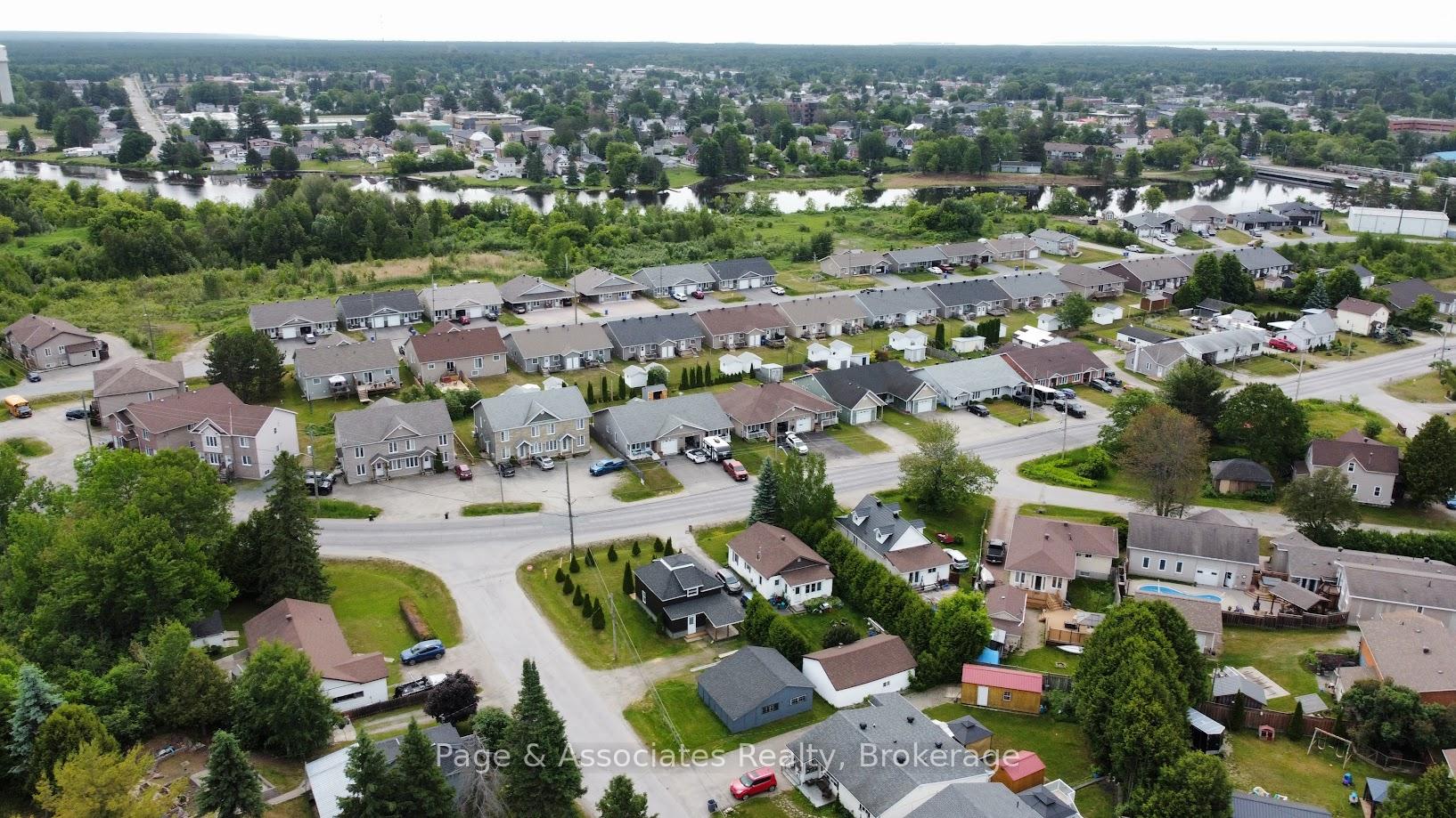 Photo 6 of 203 Toronto Street, West Nipissing, Sturgeon Falls — HOMEH