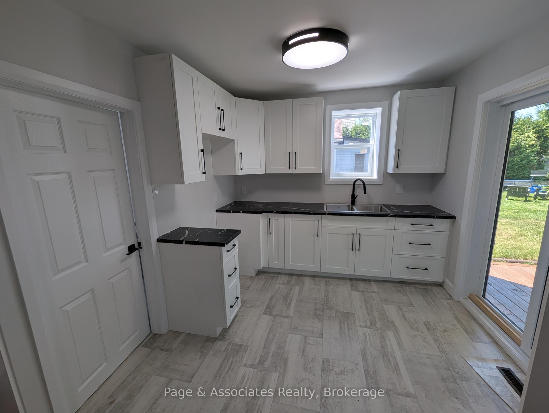 Photo 9 of 203 Toronto Street, West Nipissing, Sturgeon Falls — HOMEH