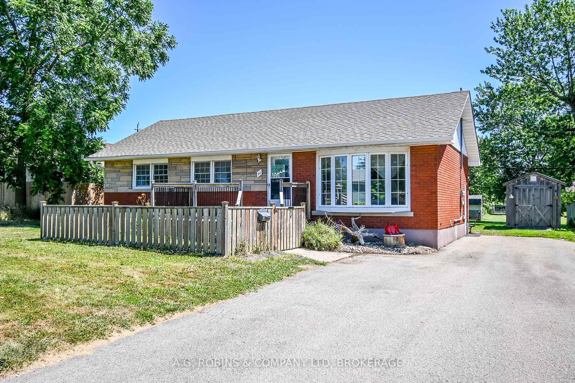 Photo 3 of 92 Diffin Drive, Welland, Prince Charles — HOMEH