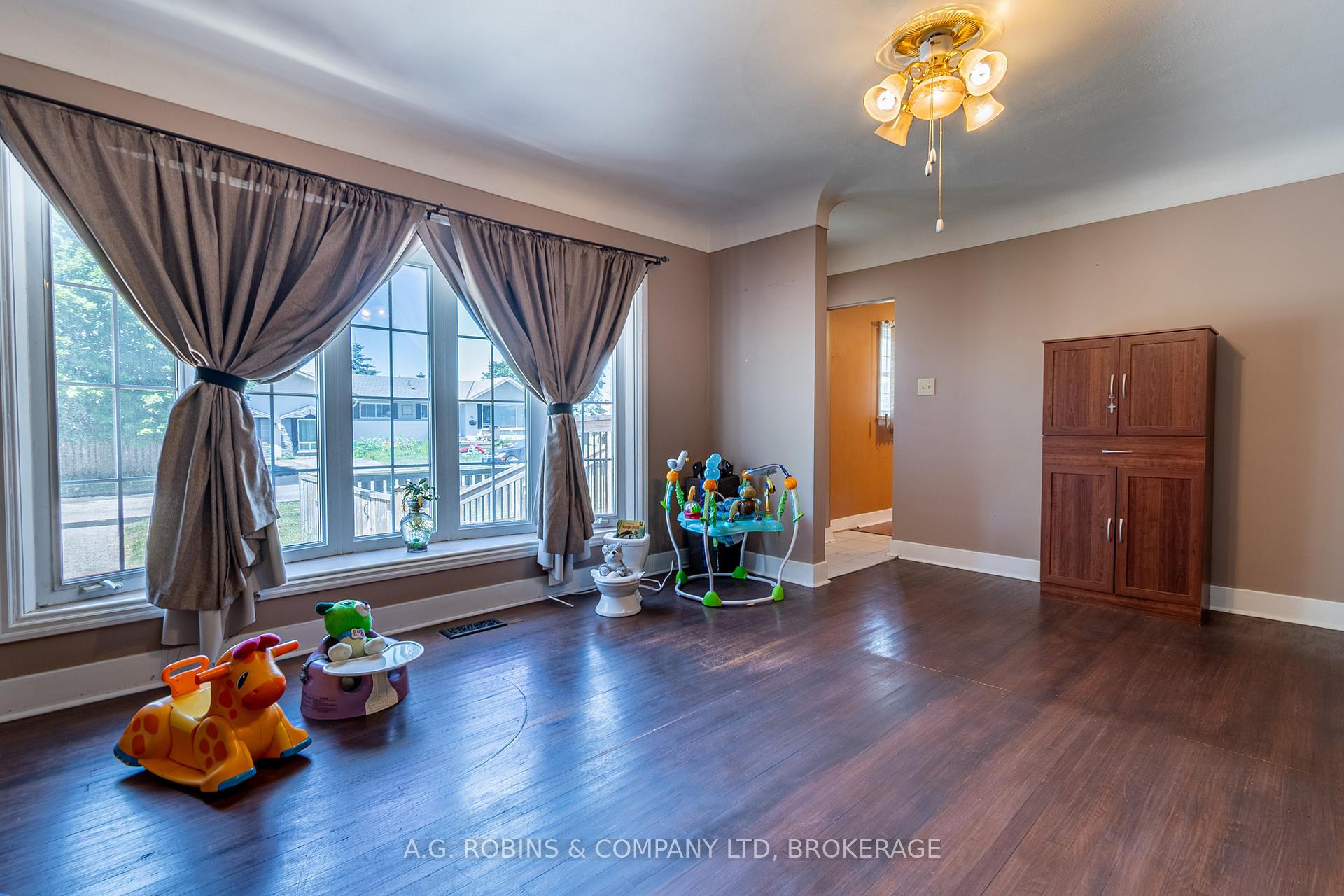 Photo 6 of 92 Diffin Drive, Welland, Prince Charles — HOMEH