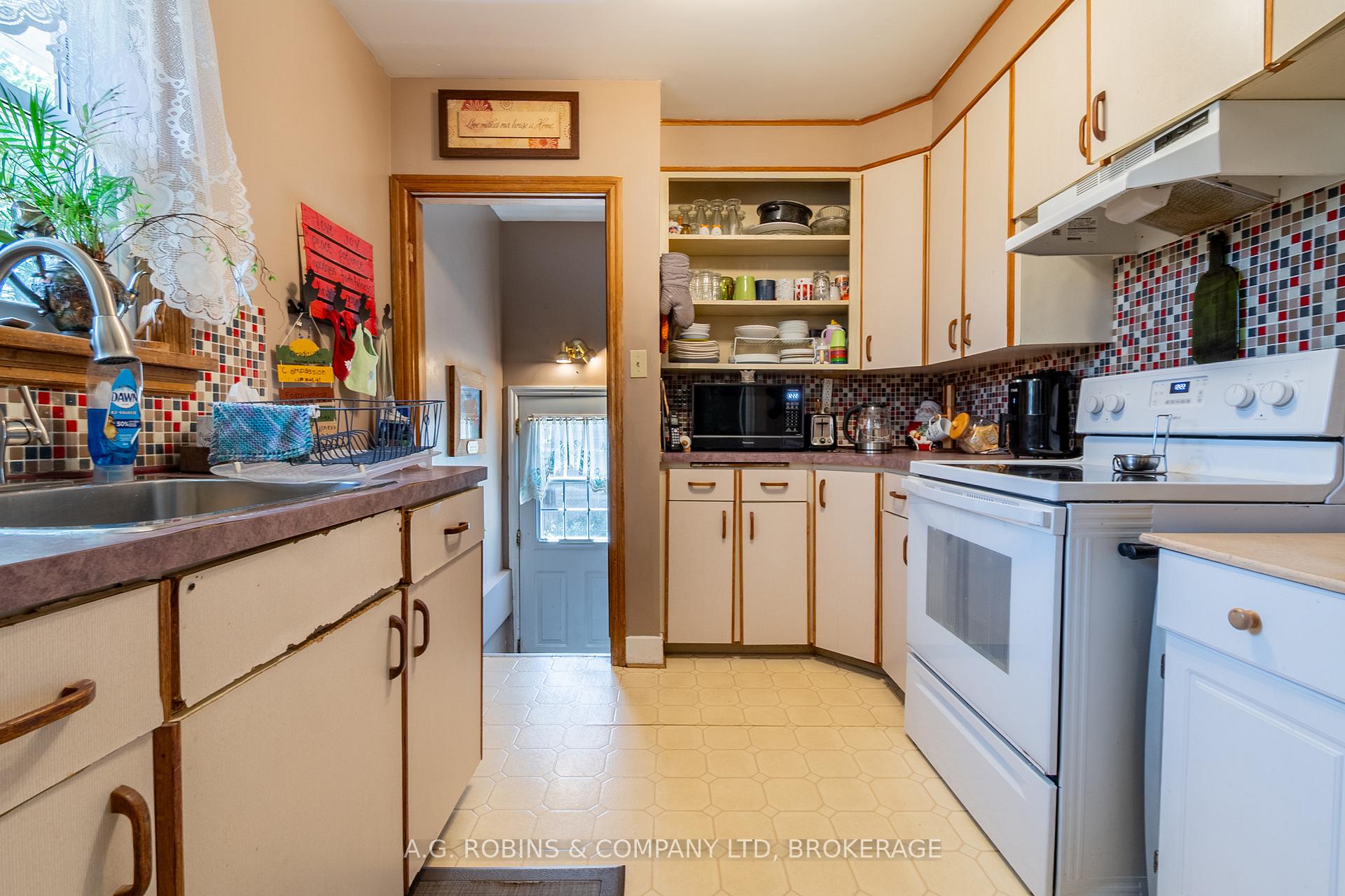 Photo 19 of 92 Diffin Drive, Welland, Prince Charles — HOMEH