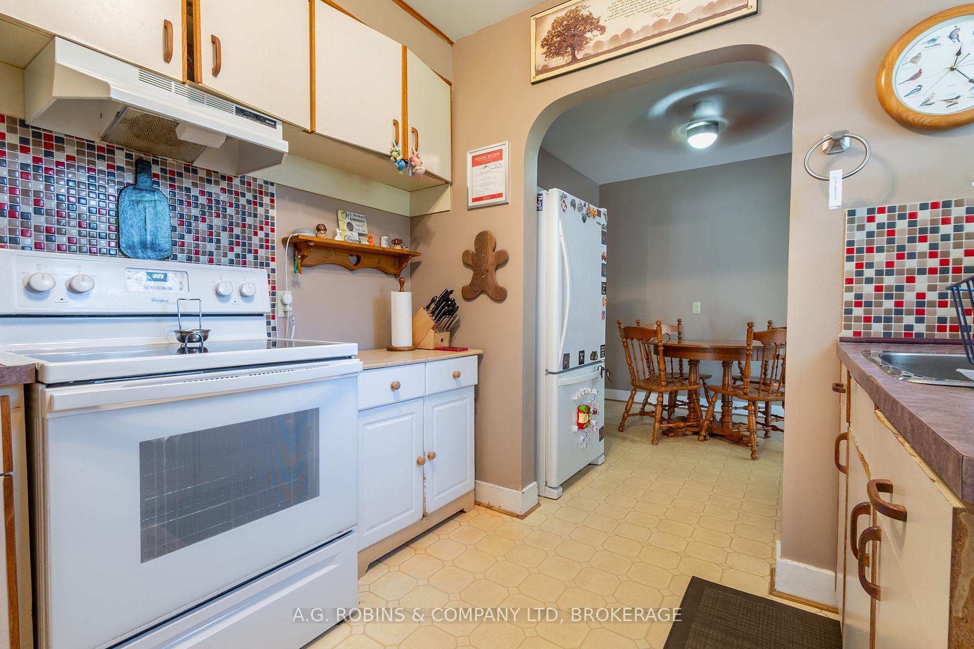 Photo 20 of 92 Diffin Drive, Welland, Prince Charles — HOMEH