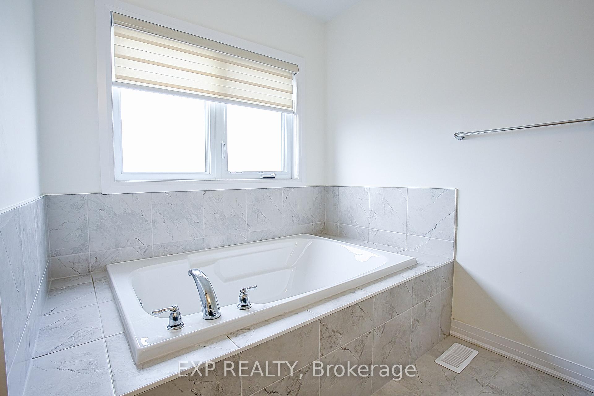 Photo 40 of 123 Port Crescent, Welland, Dain City — HOMEH