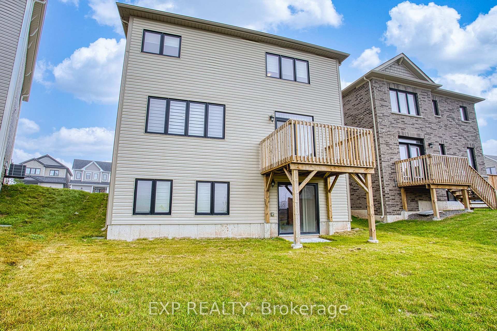 Photo 45 of 123 Port Crescent, Welland, Dain City — HOMEH