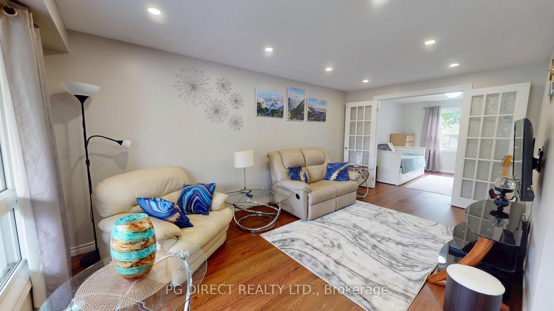 Photo 2 of 300 Conservation Drive, Waterloo — HOMEH