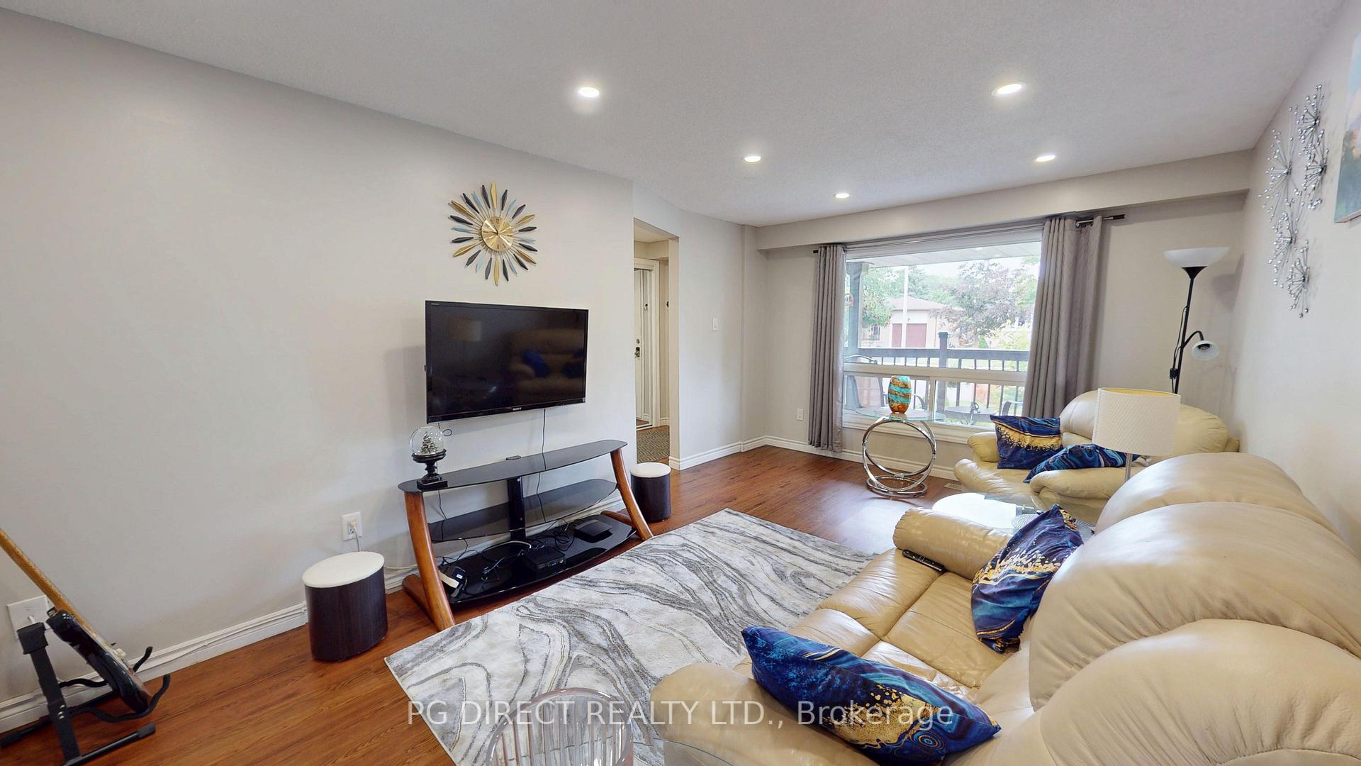 Photo 3 of 300 Conservation Drive, Waterloo — HOMEH