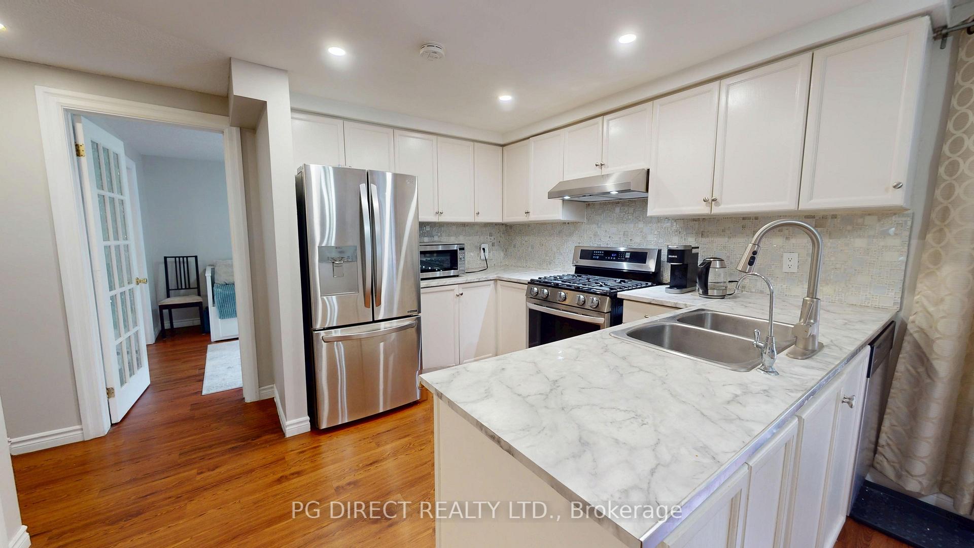 Photo 5 of 300 Conservation Drive, Waterloo — HOMEH