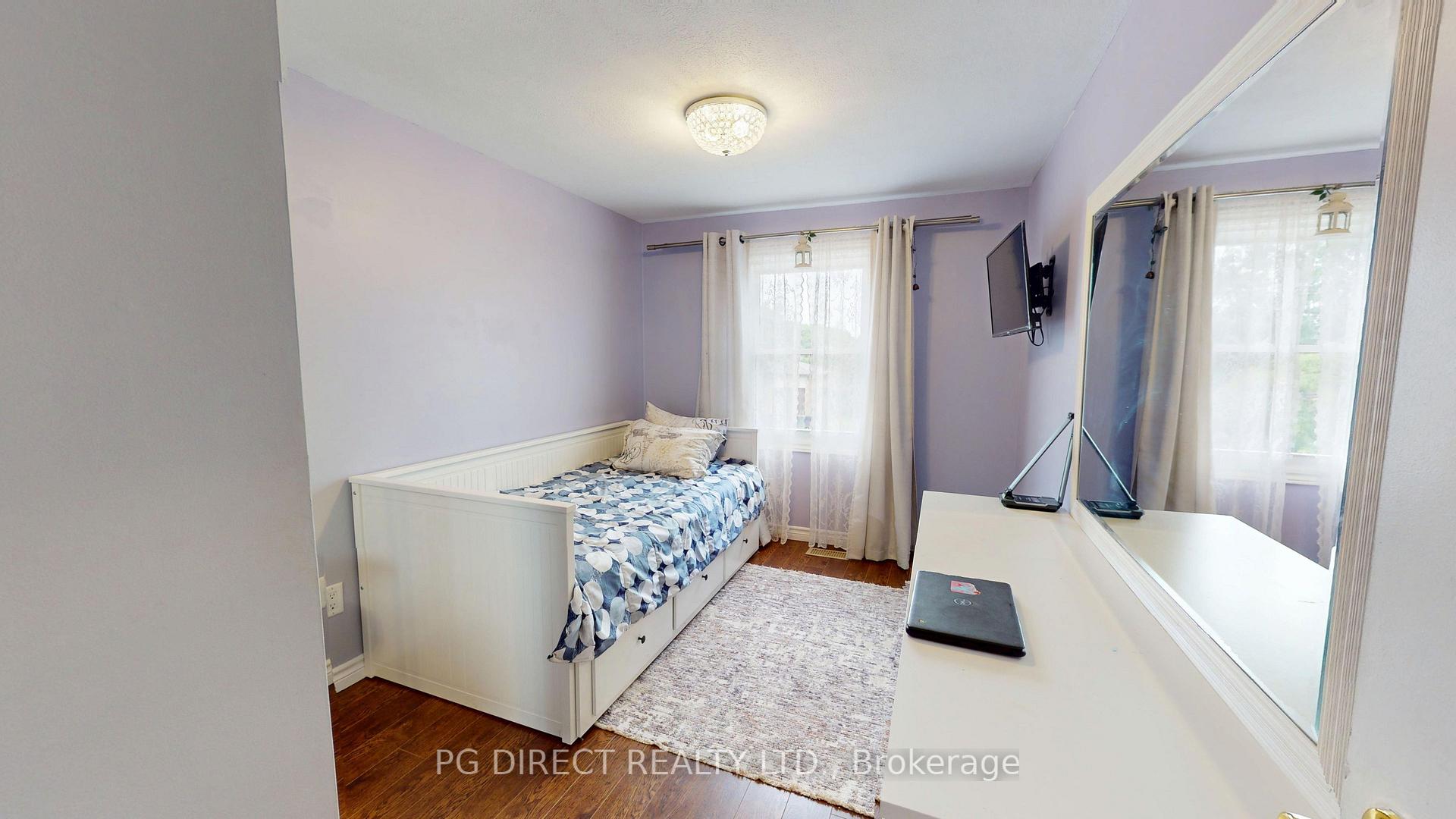 Photo 11 of 300 Conservation Drive, Waterloo — HOMEH
