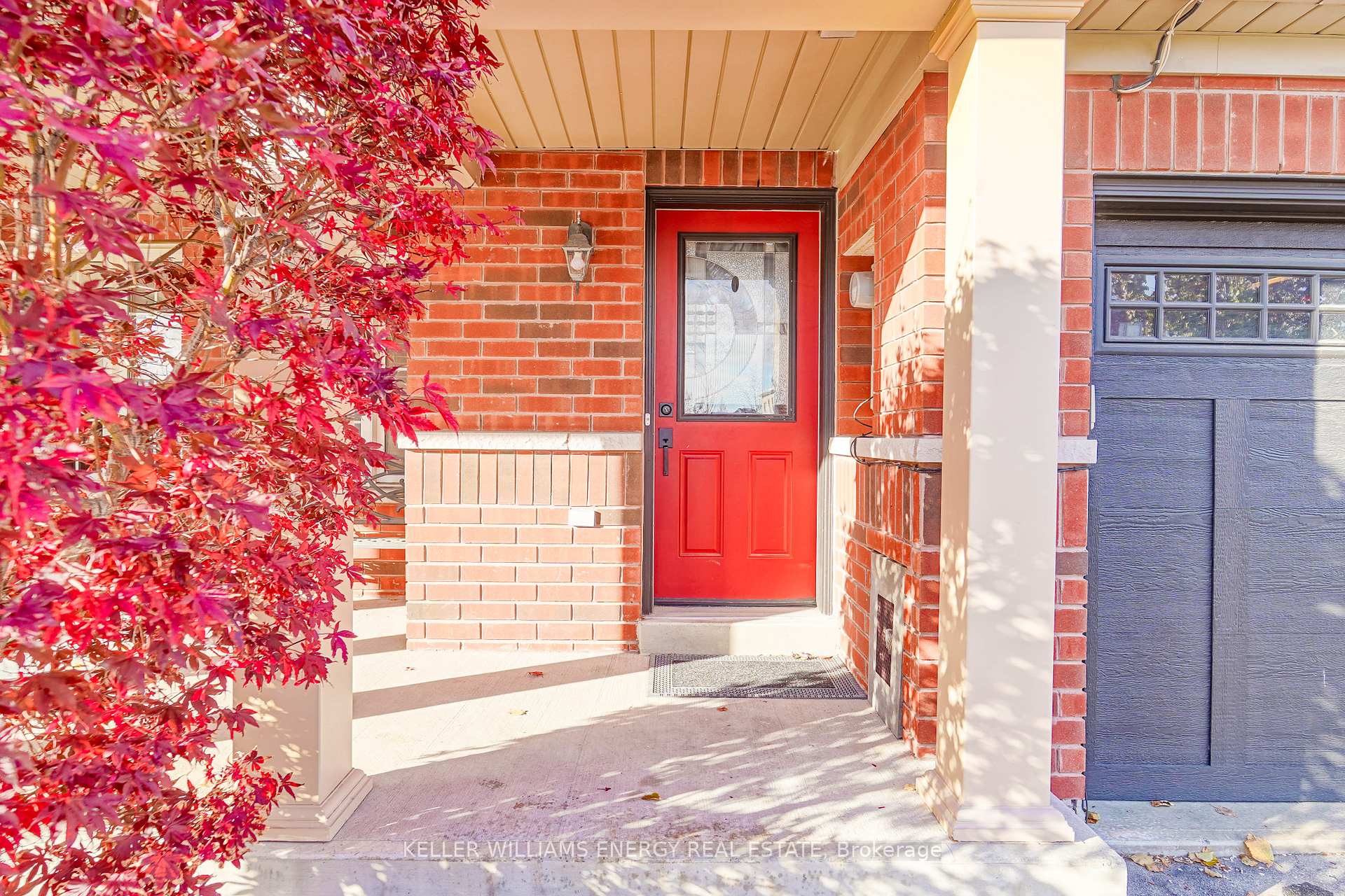 Photo 3 of 38 Elliottglen Drive, Ajax, Northeast Ajax — HOMEH