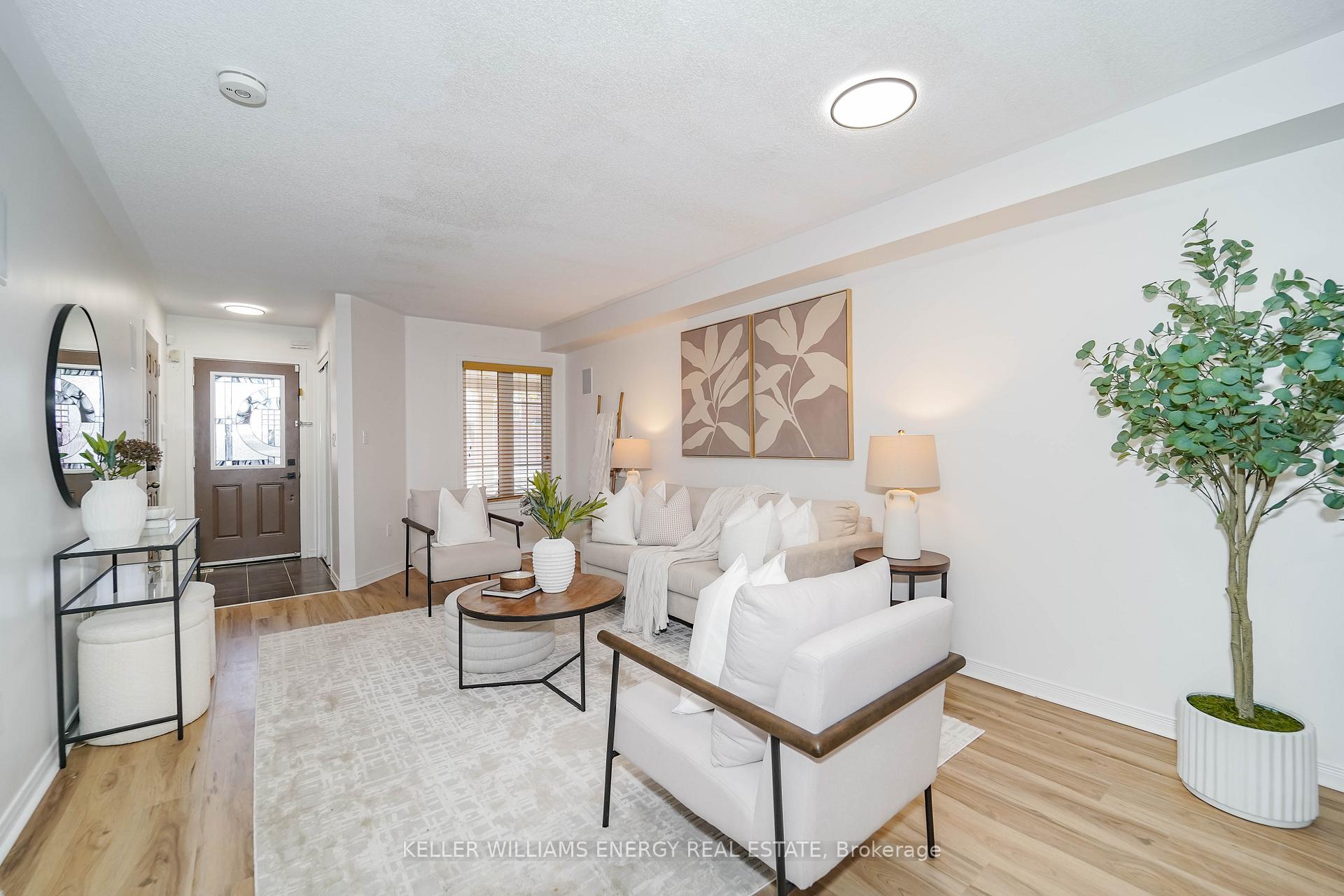 Photo 4 of 38 Elliottglen Drive, Ajax, Northeast Ajax — HOMEH