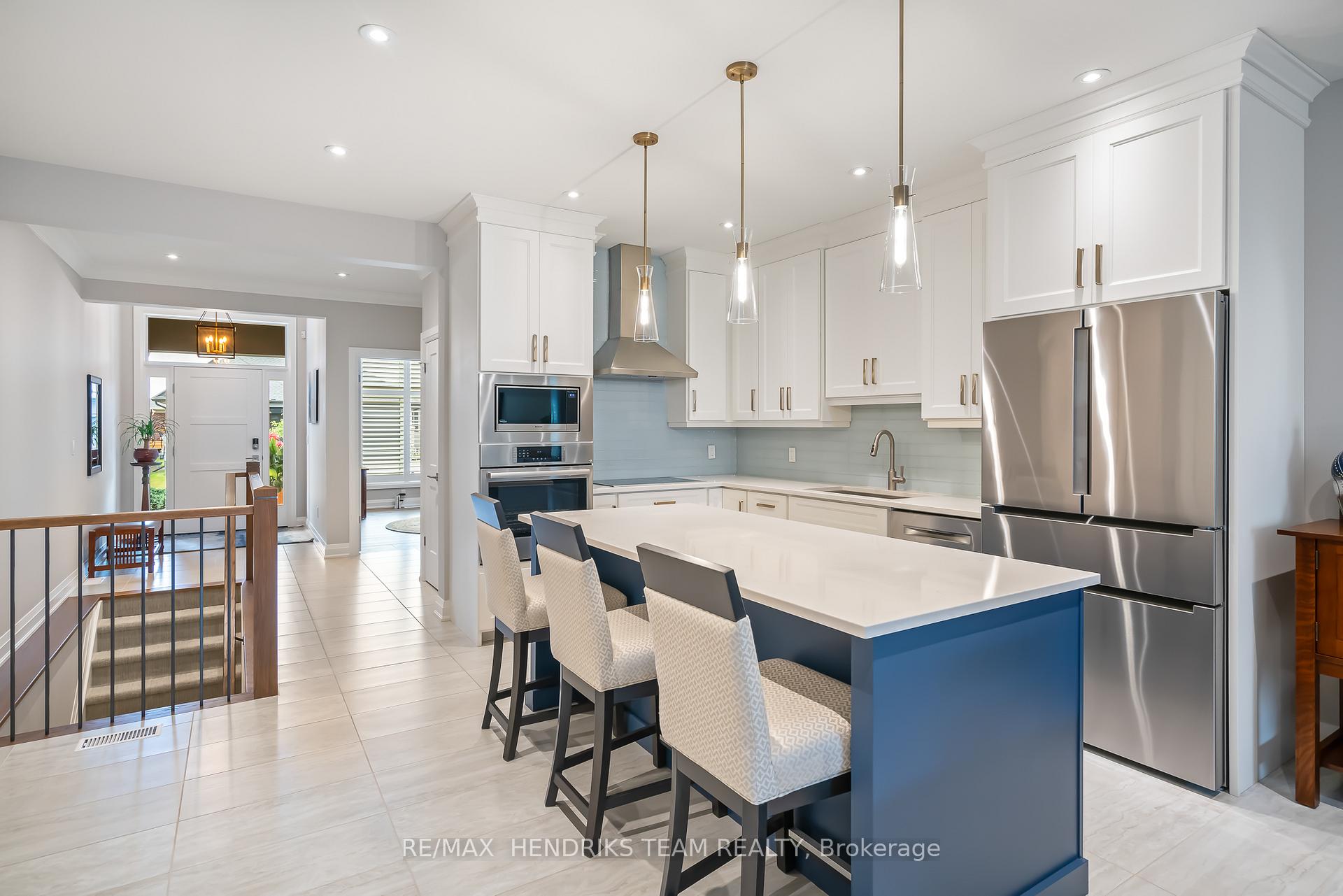 Photo 8 of 12 Carrick Trail, Welland, Hwy 406/Welland — HOMEH