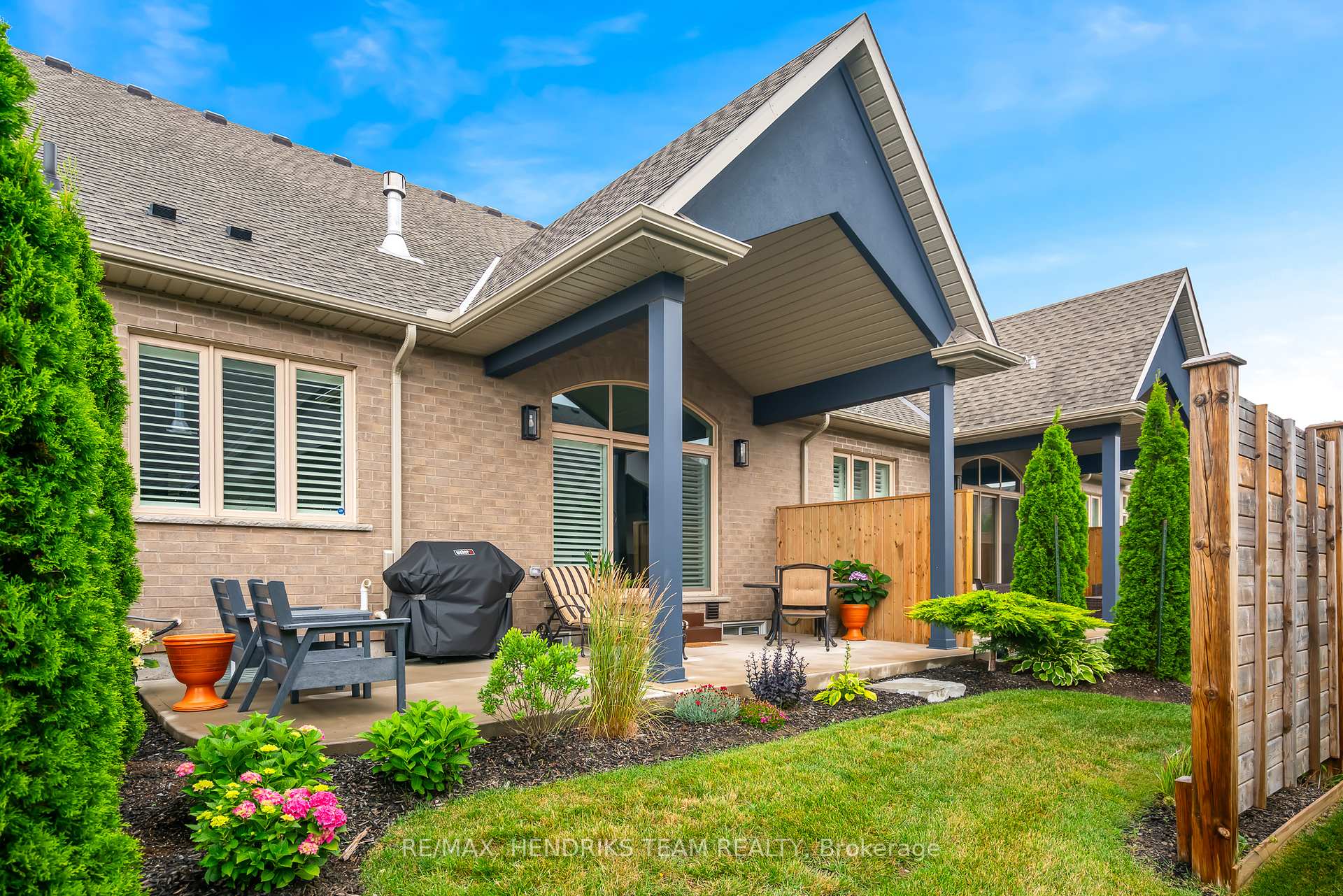 Photo 24 of 12 Carrick Trail, Welland, Hwy 406/Welland — HOMEH